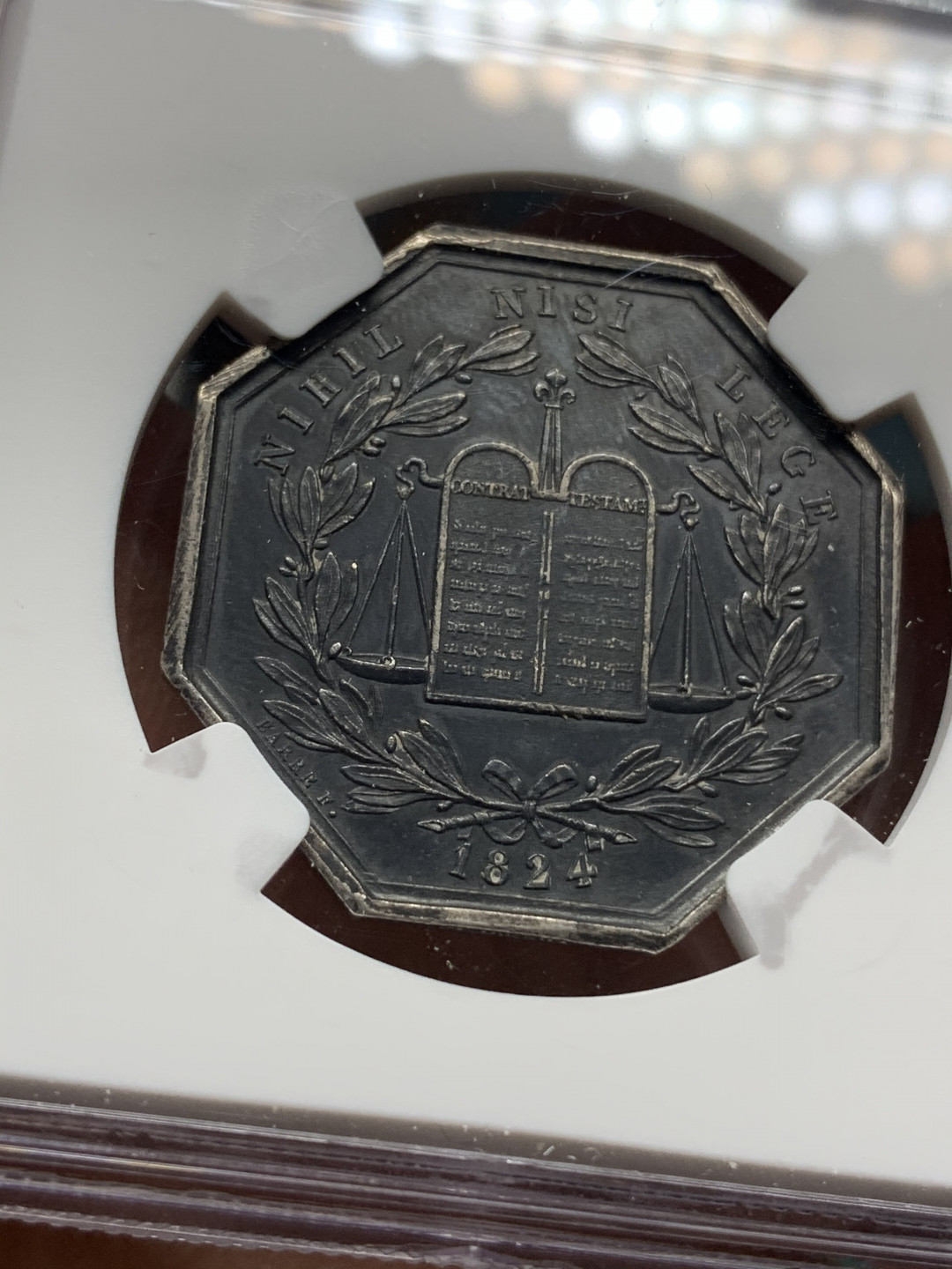 《竞宝斋》钱币微拍-第24场-本周日，周一2场连拍（全场顺丰包邮） NGC-MS61 法国 1826-28年 握手-塞纳河和马恩河公证局 JETON 八角银币 老包浆细节一流