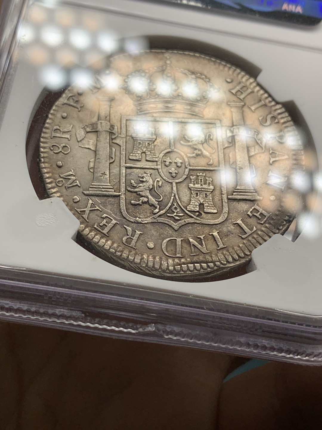 《竞宝斋》钱币微拍-第24场-本周日，周一2场连拍（全场顺丰包邮） NGC AU评级 1784年 墨西哥  卡三 8R 双柱大银币 正反深打 原味包浆