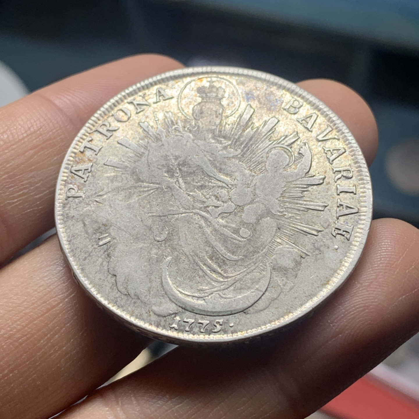 《竞宝斋》钱币微拍-第24场-本周日，周一2场连拍（全场顺丰包邮） 德国巴伐利亚1775年圣母抱婴泰勒 A版，品相不错