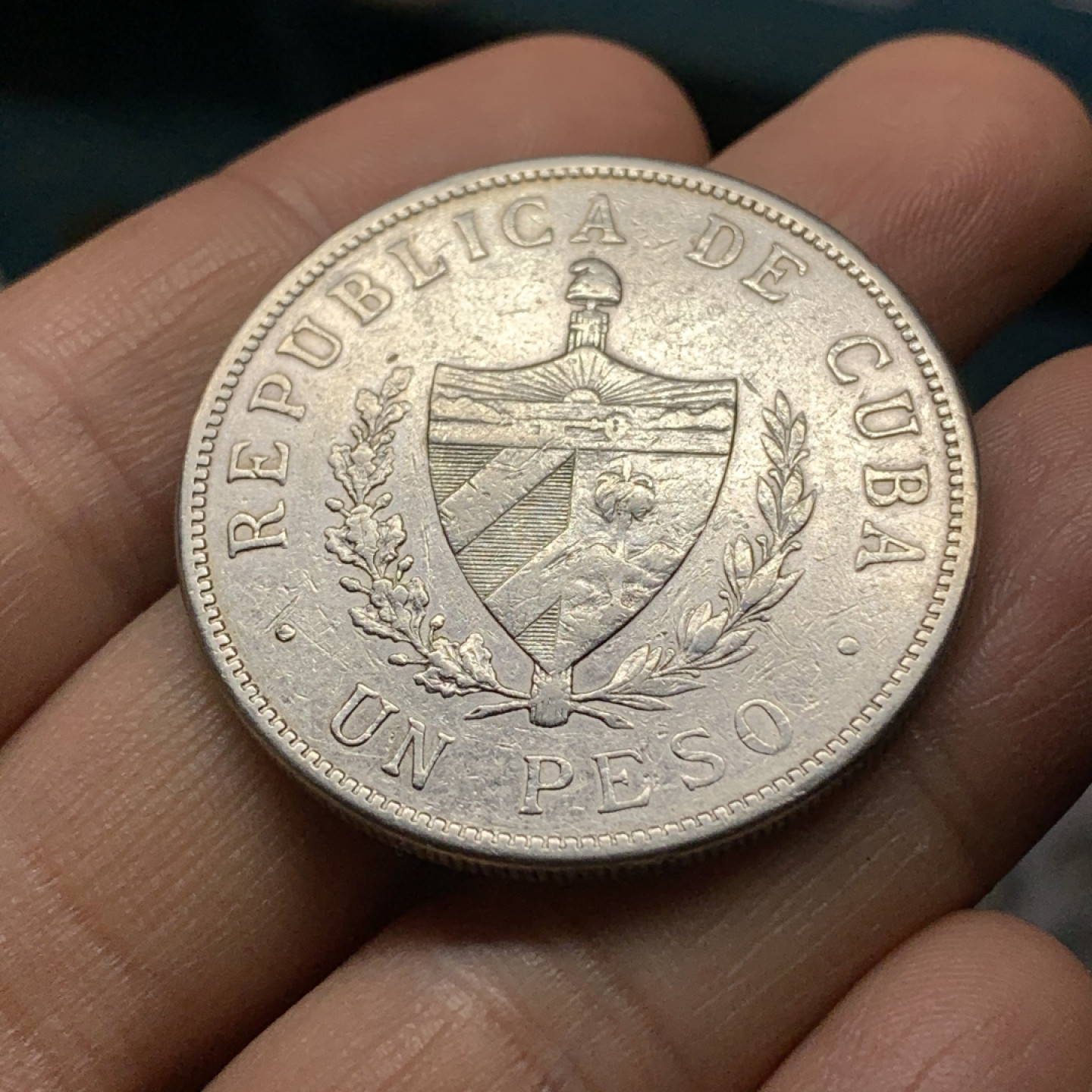 《竞宝斋》钱币微拍-第24场-本周日，周一2场连拍（全场顺丰包邮） 古巴 1915年 大五星1比索 大银币 稀少年份 发型量只有80几万枚 这枚品相很好了