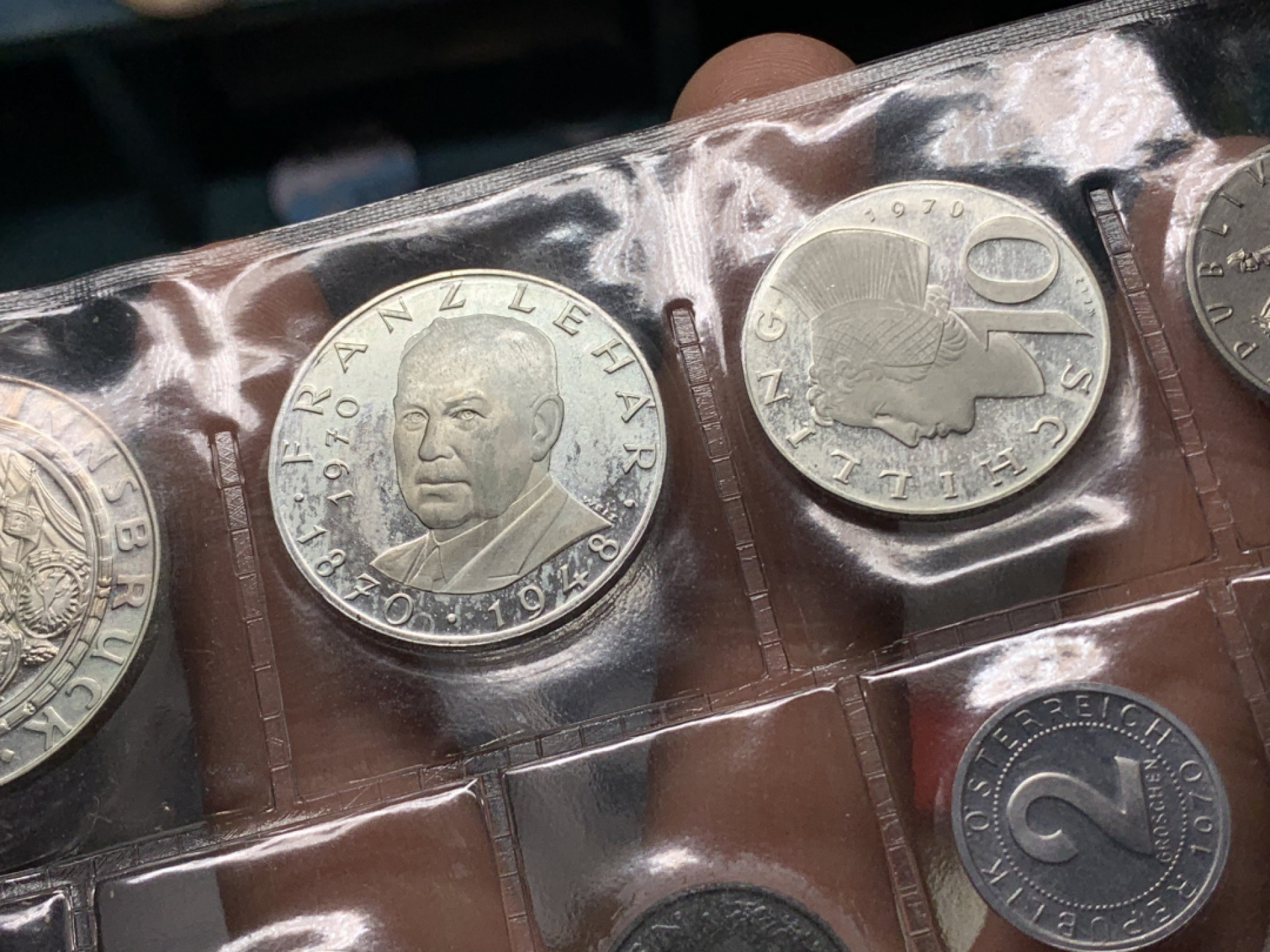 《竞宝斋》钱币微拍-第24场-本周日，周一2场连拍（全场顺丰包邮） 奥地利 1970年 精制套币，其中3枚为银币