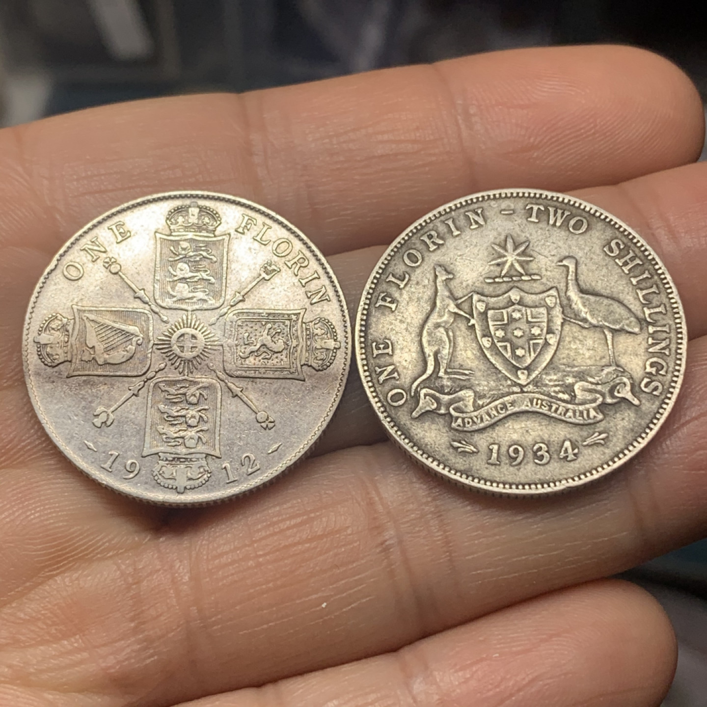 《竞宝斋》钱币微拍-第24场-本周日，周一2场连拍（全场顺丰包邮） 乔治五世 银币一对（英国 1912年高银版 1福林银币+澳大利亚 1934年1福林银币）