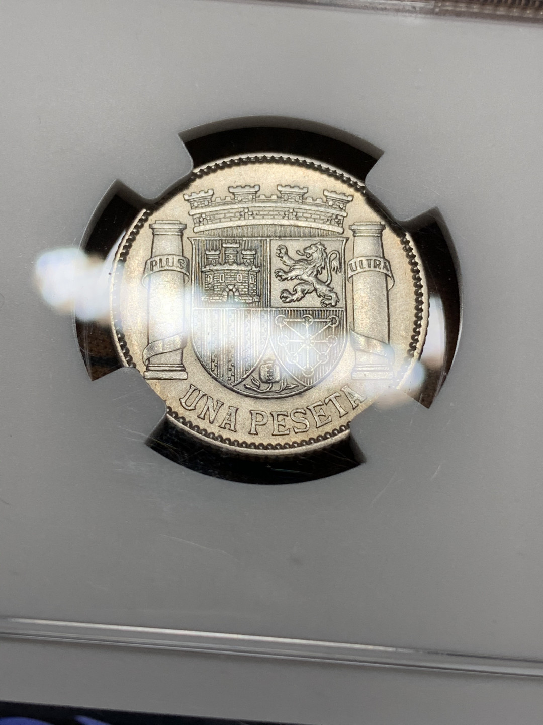 《竞宝斋》钱币微拍-第24场-本周日，周一2场连拍（全场顺丰包邮） NGC MS61 1933（34）版 西班牙 内战版 1比塞塔银币 只能说评级好严