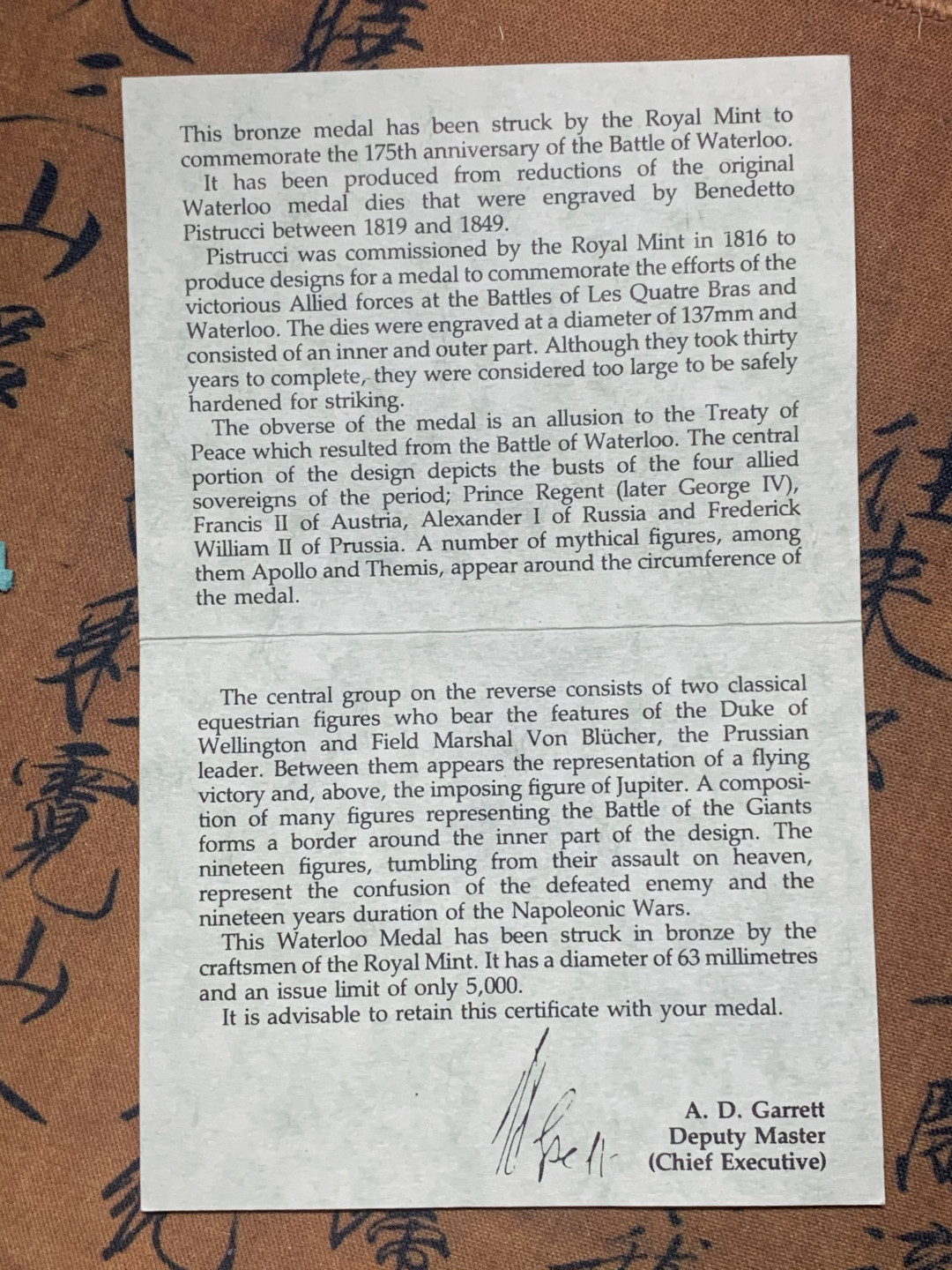 《竞宝斋》钱币微拍-第24场-本周日，周一2场连拍（全场顺丰包邮） 英国滑铁卢战役175年纪念铜章  名誉品种 知名设计 完美品 原盒带证书 130.2克 63.5mm直径 超大规格