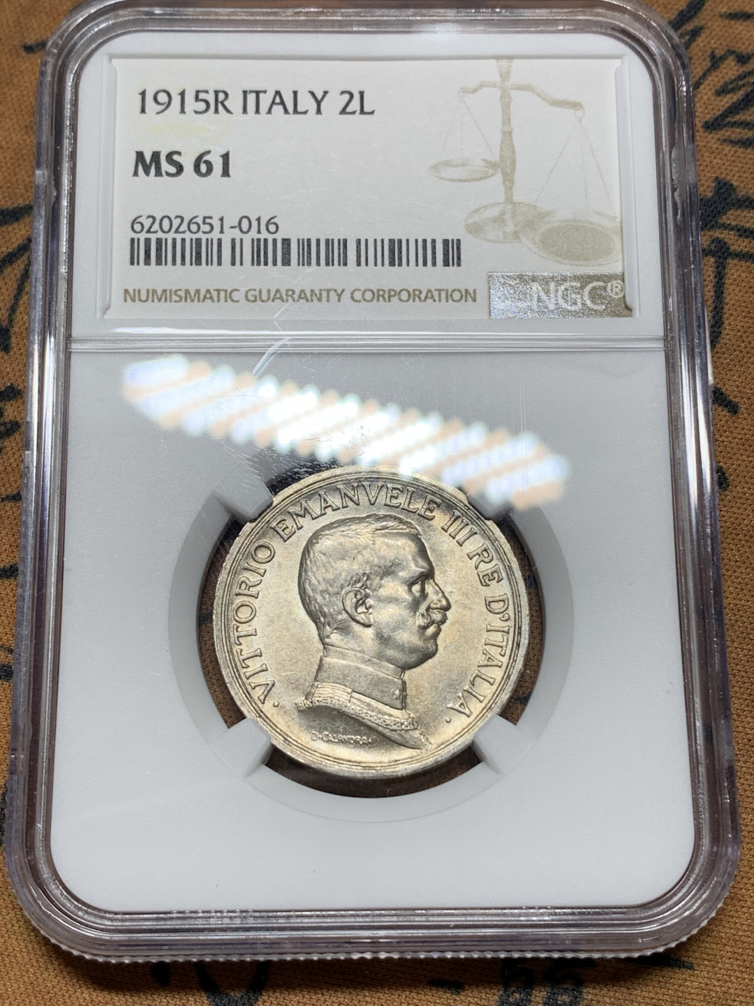 《竞宝斋》钱币微拍-第24场-本周日，周一2场连拍（全场顺丰包邮） NGC-MS61 意大利 1915年胜利马车 2里拉 银币 原光好品