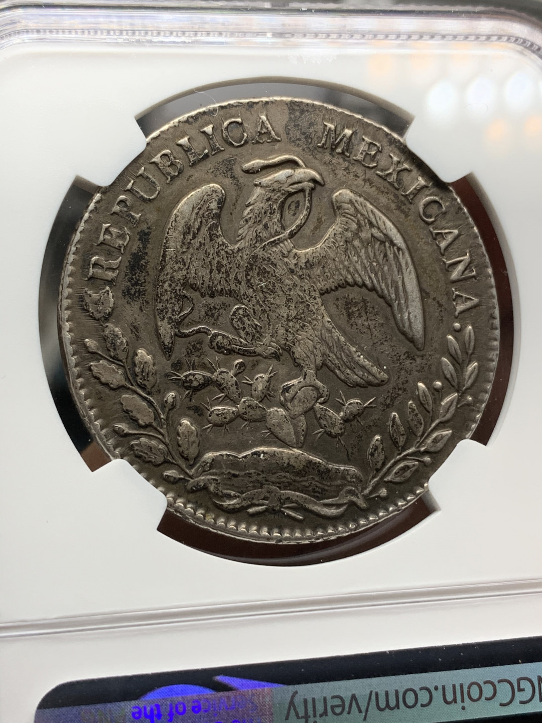 《竞宝斋》钱币微拍-第24场-本周日，周一2场连拍（全场顺丰包邮） NGC AUD墨西哥1858年8R鹰洋 原味深打鹰洋，严评未给分