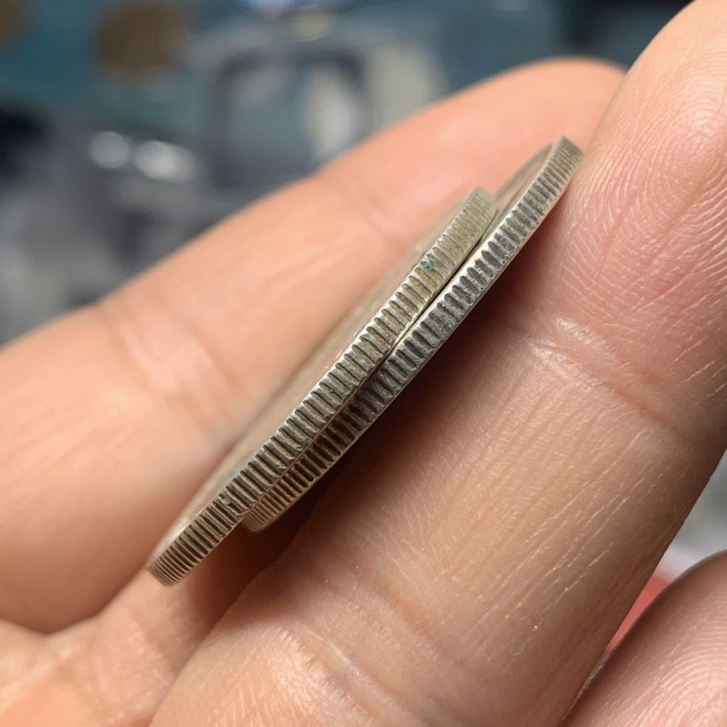 《竞宝斋》钱币微拍-第24场-本周日，周一2场连拍（全场顺丰包邮） 印度 乔治五世 1913、1918年 1卢比 银币一对  一枚原味一枚白净