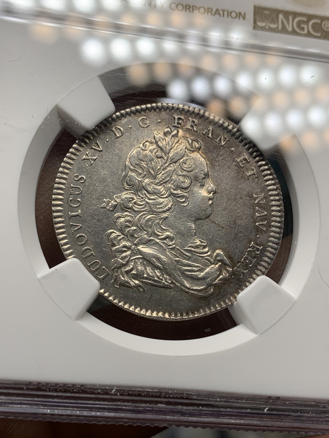 《竞宝斋》钱币微拍-第24场-本周日，周一2场连拍（全场顺丰包邮） NGC-AU55 法国1719年 路易十五 鲁昂商人JETON 圆形银币 出分不易