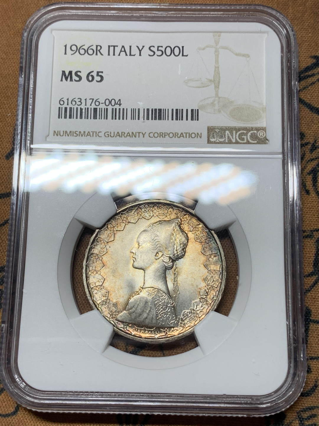 《竞宝斋》钱币微拍-第24场-本周日，周一2场连拍（全场顺丰包邮） NGC-MS65 五彩高分  意大利 1966年 500里拉 帆船女神 银币