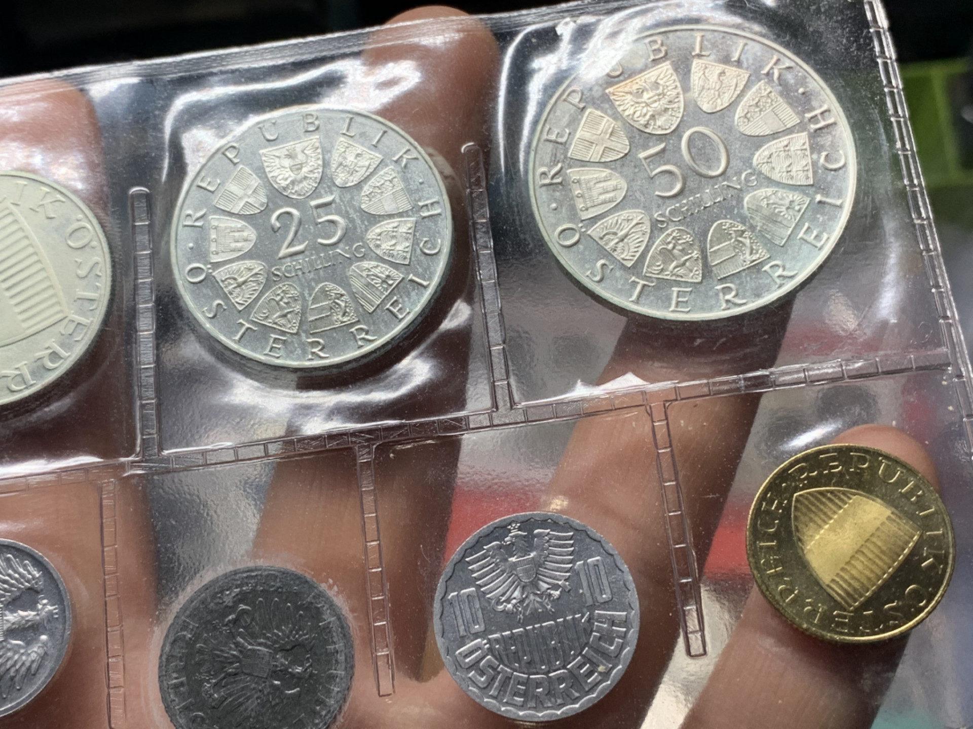 《竞宝斋》钱币微拍-第24场-本周日，周一2场连拍（全场顺丰包邮） 奥地利 1970年 精制套币，其中3枚为银币