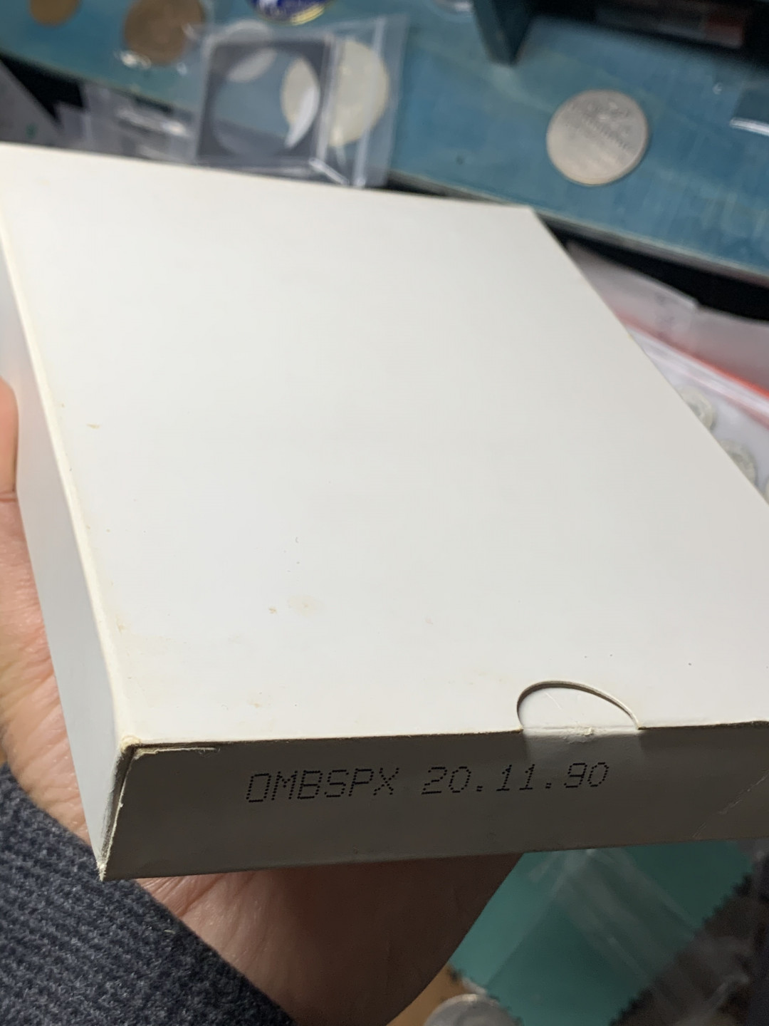 《竞宝斋》钱币微拍-第24场-本周日，周一2场连拍（全场顺丰包邮） 阿曼1990年精制套币 独立20周年纪念 最大面值为银币925银 20克 原盒包装 保存完好