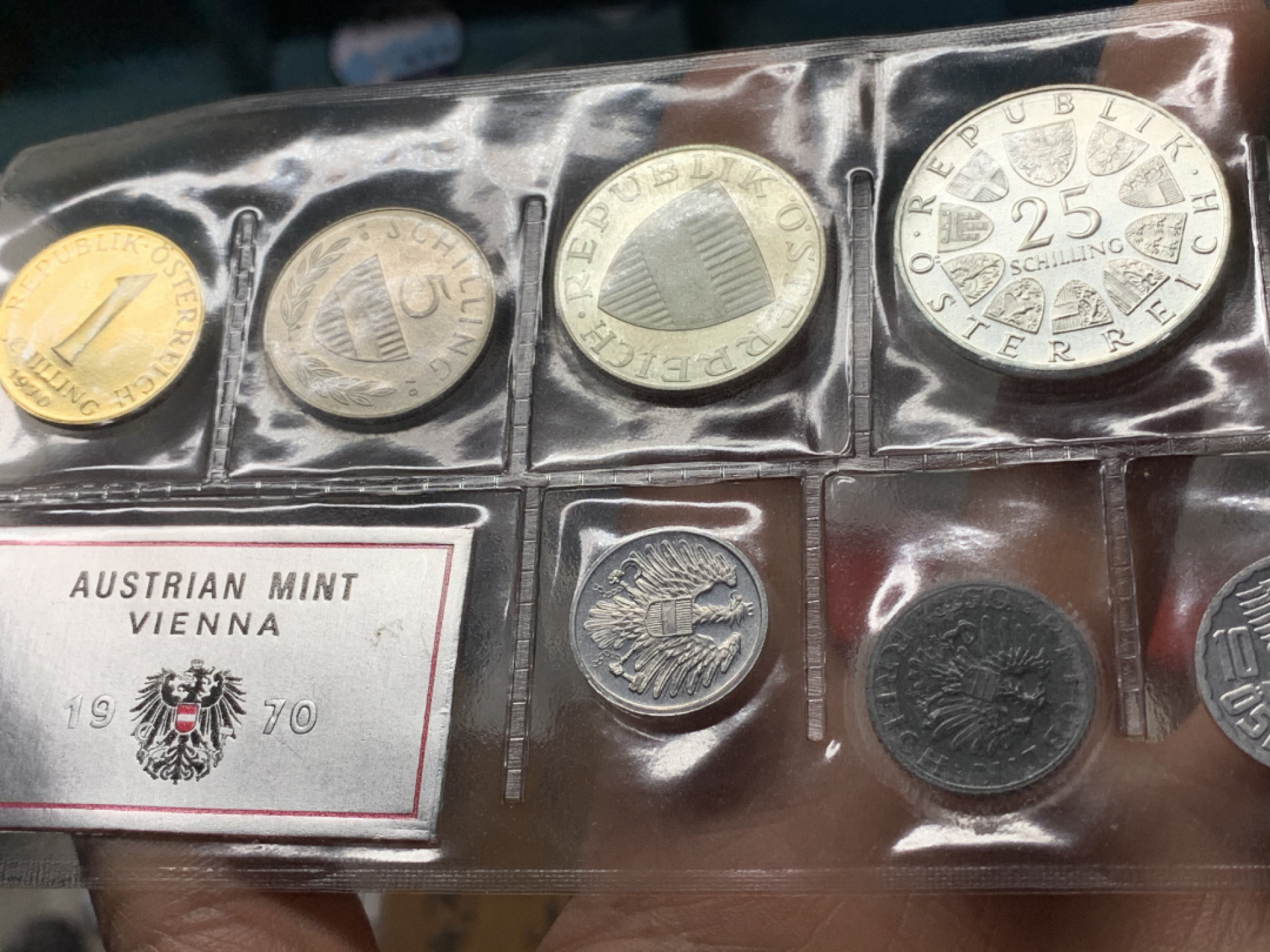 《竞宝斋》钱币微拍-第24场-本周日，周一2场连拍（全场顺丰包邮） 奥地利 1970年 精制套币，其中3枚为银币