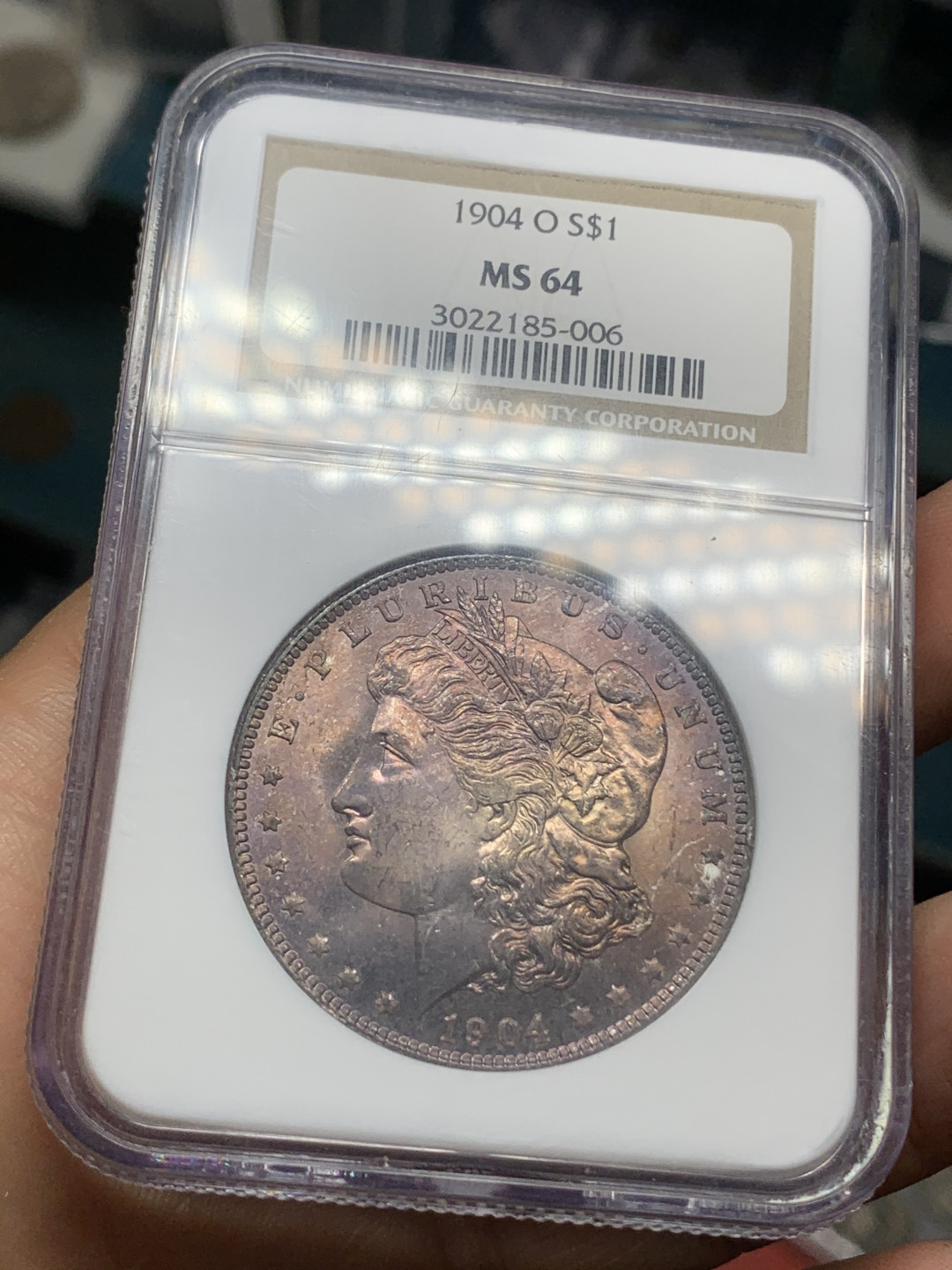 《竞宝斋》钱币微拍-第24场-本周日，周一2场连拍（全场顺丰包邮） NGC MS64美国1904年摩根银币 双面紫罗兰包浆，老盒有裂粘过