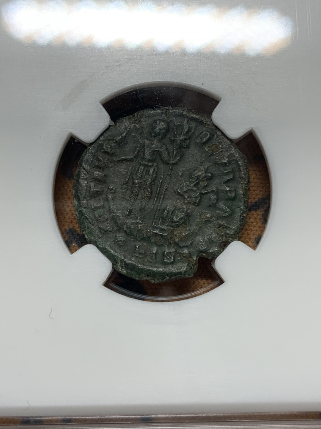 《竞宝斋》钱币微拍-第25场-本周日，周一2场连拍（全场顺丰包邮） 丝绸之路之铜币  3枚一组 （古罗马铜币2枚+贵霜王朝铜币一枚），币包真，盒子标签仅做查看参数使用