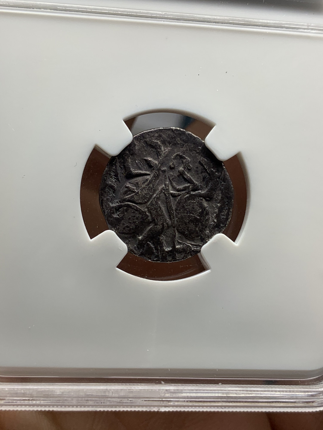 《竞宝斋》钱币微拍-第25场-本周日，周一2场连拍（全场顺丰包邮） 丝绸之路之银币 萨希王朝 银币3枚一组 币直径不大，厚度不小，币包真，盒子标签仅做查看参数使用