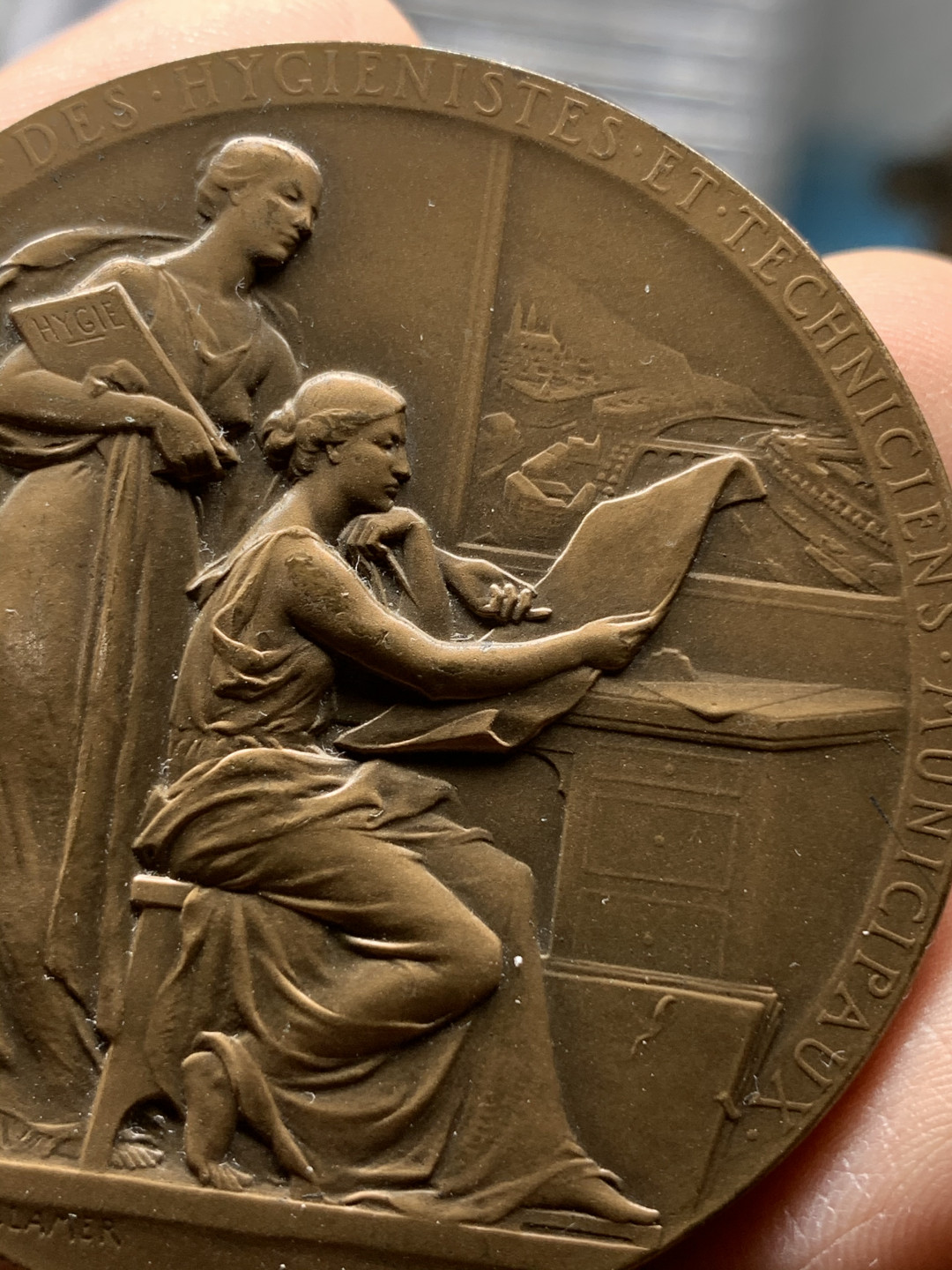 《竞宝斋》钱币微拍-第25场-本周日，周一2场连拍（全场顺丰包邮） 法国市政卫生协会50周年纪念铜章 直径：50mm  重量：67g  边铭：丰饶角+铜标+1969