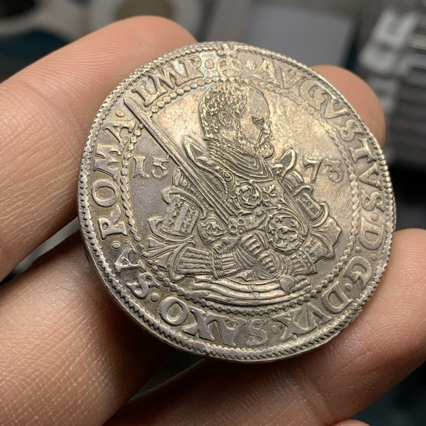 《竞宝斋》钱币微拍-第25场-本周日，周一2场连拍（全场顺丰包邮） 稀少德国 16世纪萨克森 1573年 阿尔伯特 泰勒 大银币 老包浆 人物细节清晰 深打明显 估计AU55的品