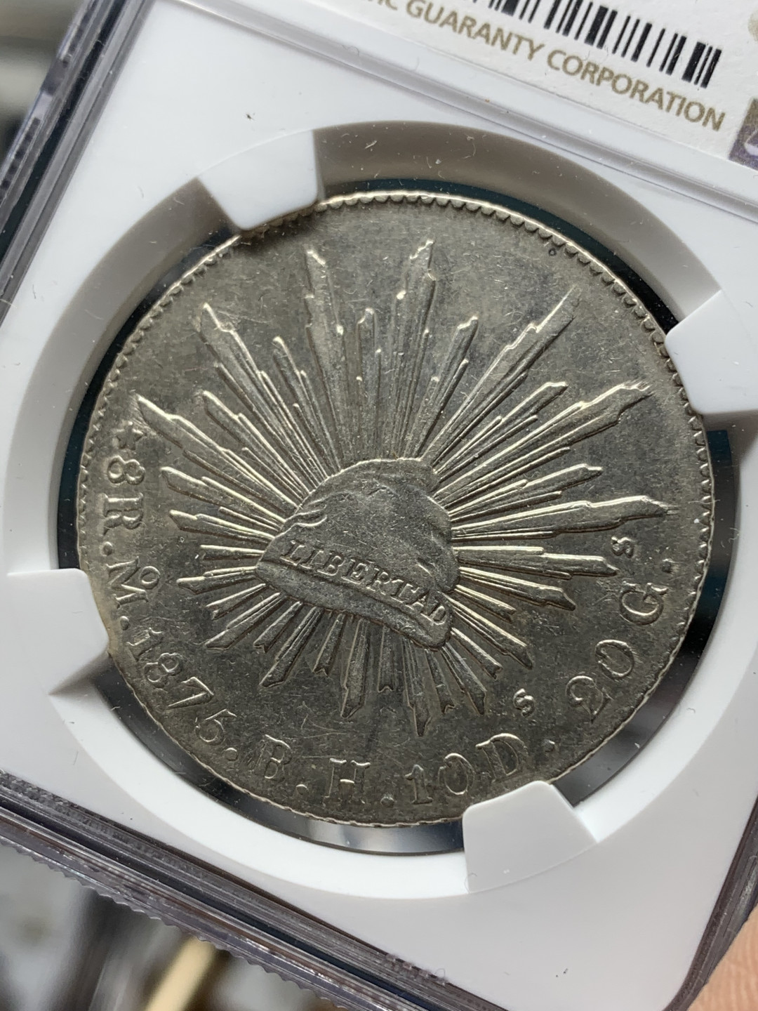 《竞宝斋》钱币微拍-第25场-本周日，周一2场连拍（全场顺丰包邮） NGC AUD 1875墨西哥城中期花边鹰洋 老鹰全羽毛底板漂亮