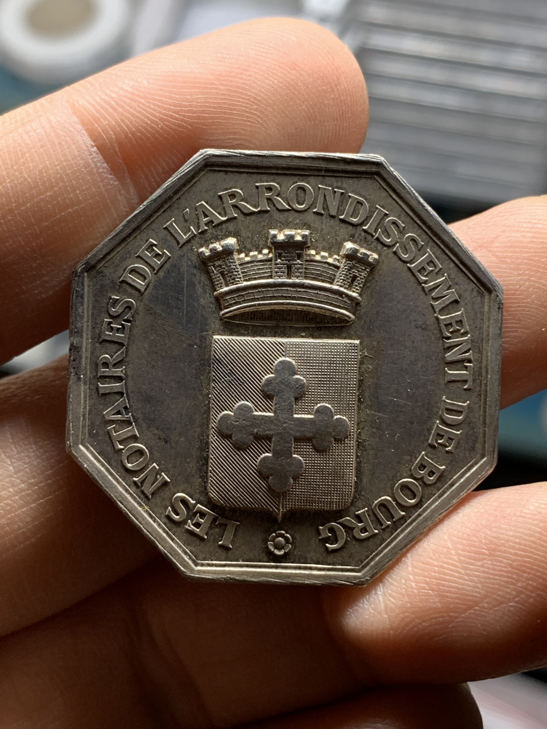 《竞宝斋》钱币微拍-第25场-本周日，周一2场连拍（全场顺丰包邮） 法国八角代用银币  【重量】19.45g。对边直径36mm，丰饶角边铭。