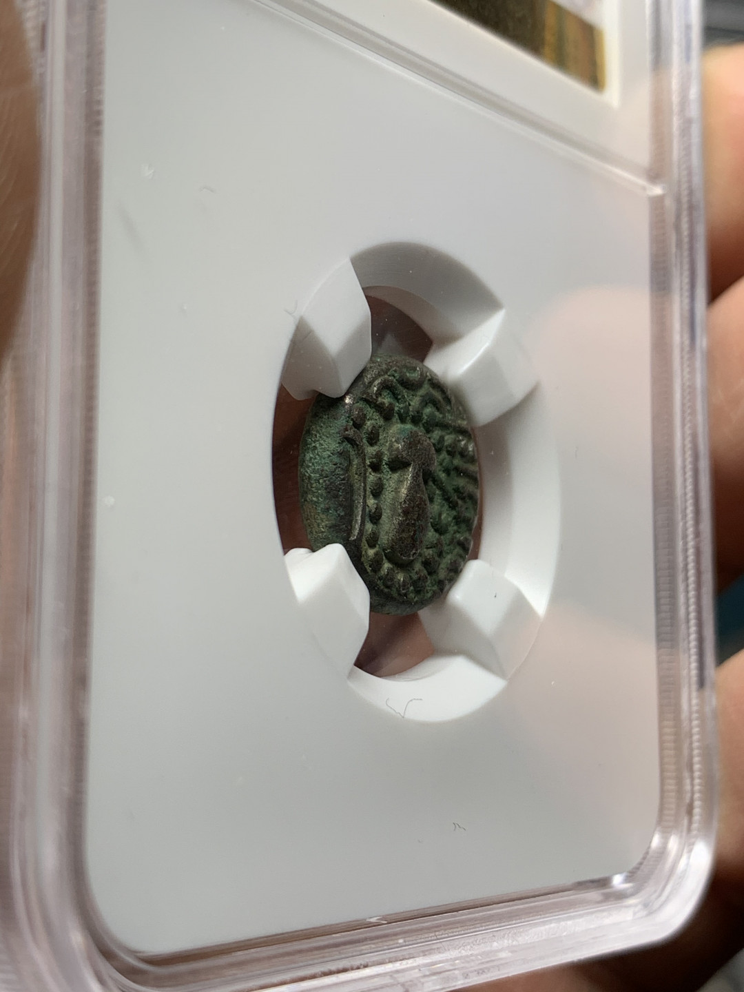 《竞宝斋》钱币微拍-第25场-本周日，周一2场连拍（全场顺丰包邮） 丝绸之路之打制币  3枚一组 （古印度银币1枚，印度查拉见银币1枚，铜镀银1枚），币包真，盒子标签仅做查看参数使用