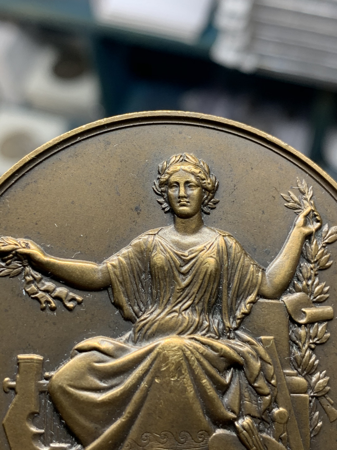 《竞宝斋》钱币微拍-第25场-本周日，周一2场连拍（全场顺丰包邮） 法国女神艺术铜章 直径：51mm  重量：58g  边铭：丰饶角+铜标  