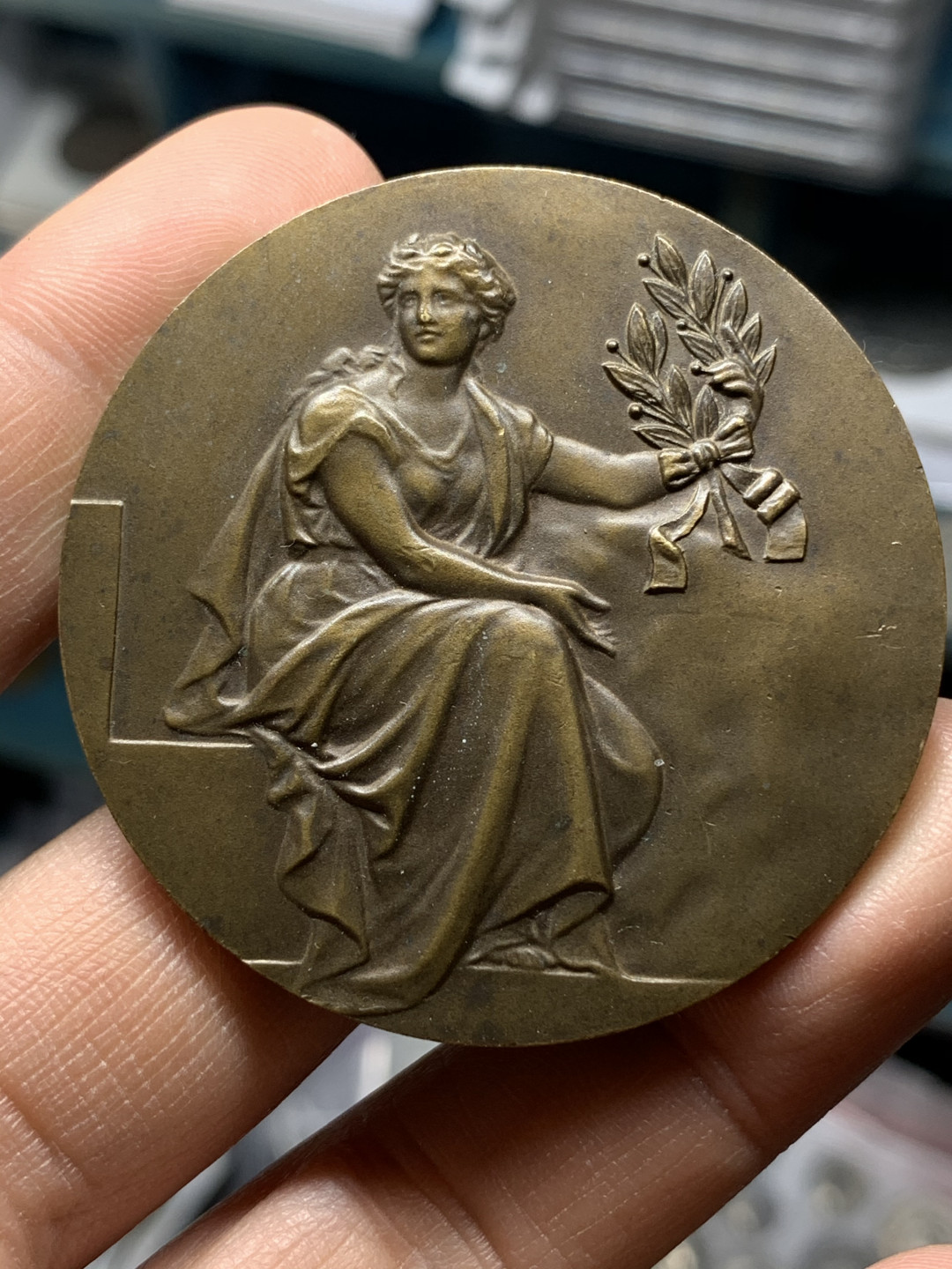 《竞宝斋》钱币微拍-第25场-本周日，周一2场连拍（全场顺丰包邮） 法国女神艺术铜章 直径：50mm  重量：51g  