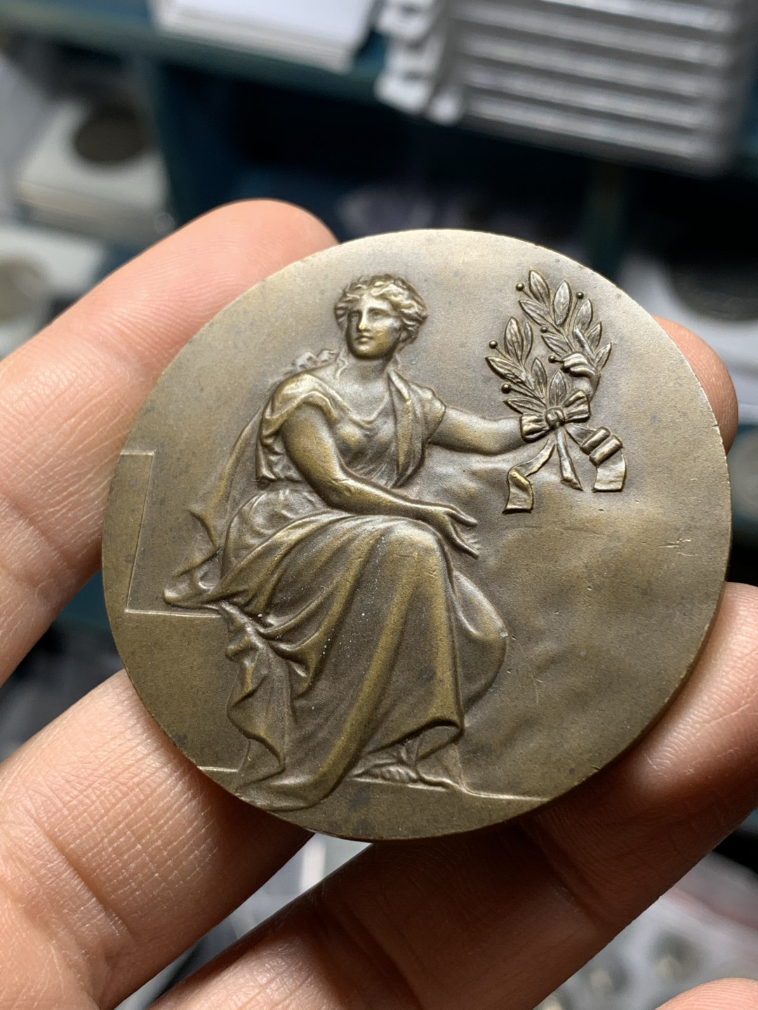 《竞宝斋》钱币微拍-第25场-本周日，周一2场连拍（全场顺丰包邮） 法国女神艺术铜章 直径：50mm  重量：51g  