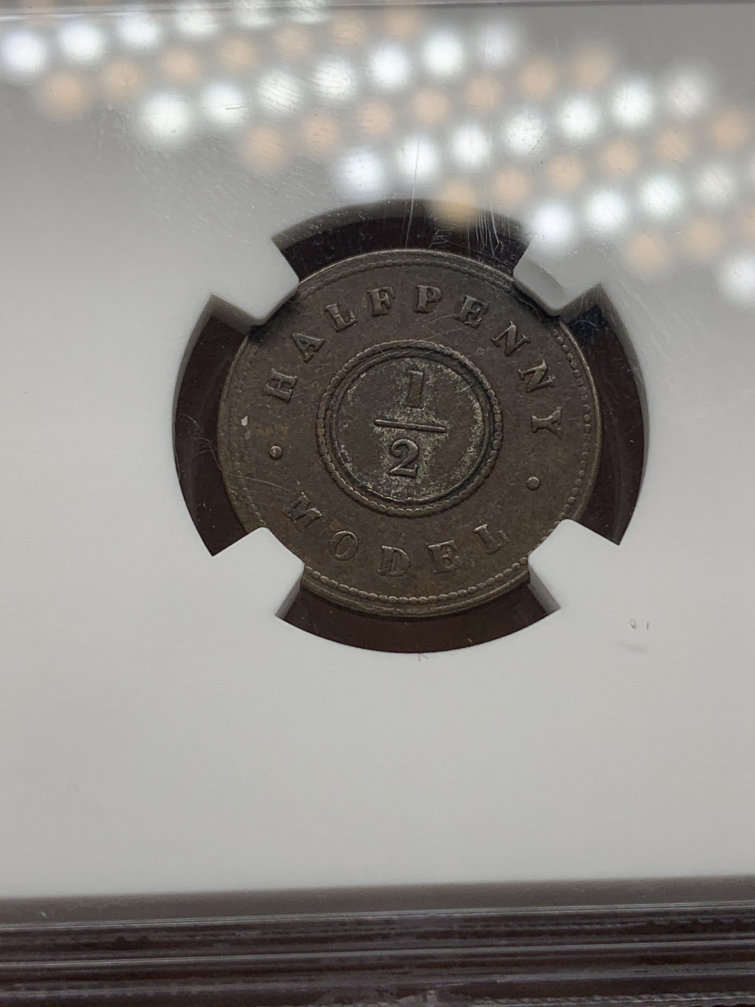 《竞宝斋》钱币微拍-第25场-本周日，周一2场连拍（全场顺丰包邮） NGC-AD50   1844年英国半便士代币