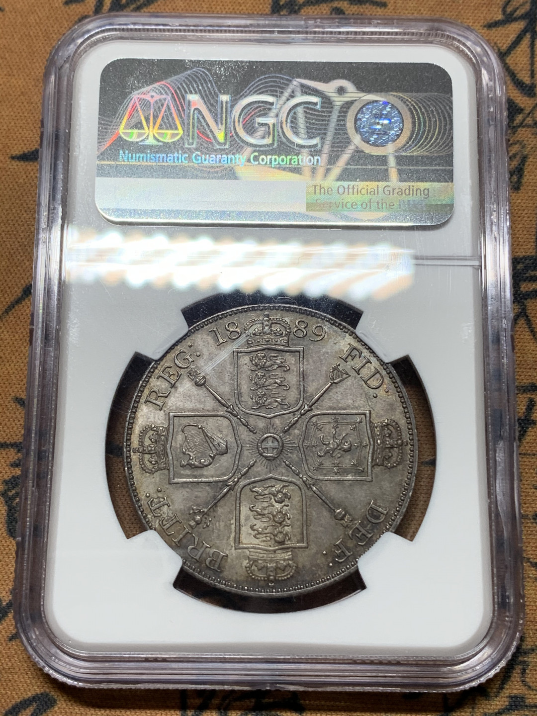 《竞宝斋》钱币微拍-第25场-本周日，周一2场连拍（全场顺丰包邮） NGC MS64 英国1889年维多利亚4先令（双福林）NGC编号：4794788-008 双面带彩复古包浆