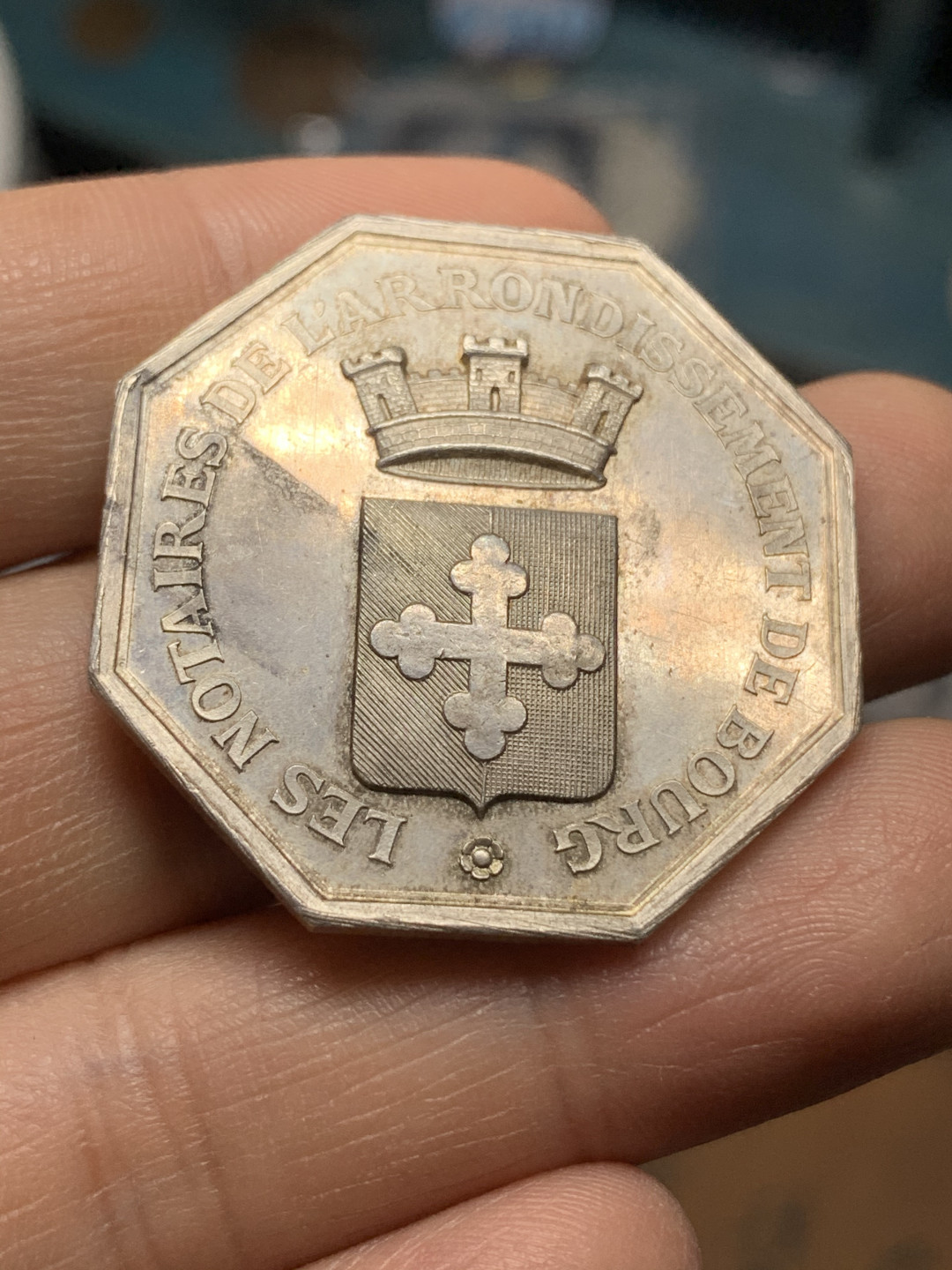 《竞宝斋》钱币微拍-第25场-本周日，周一2场连拍（全场顺丰包邮） 法国八角代用银币  【重量】19.45g。对边直径36mm，丰饶角边铭。