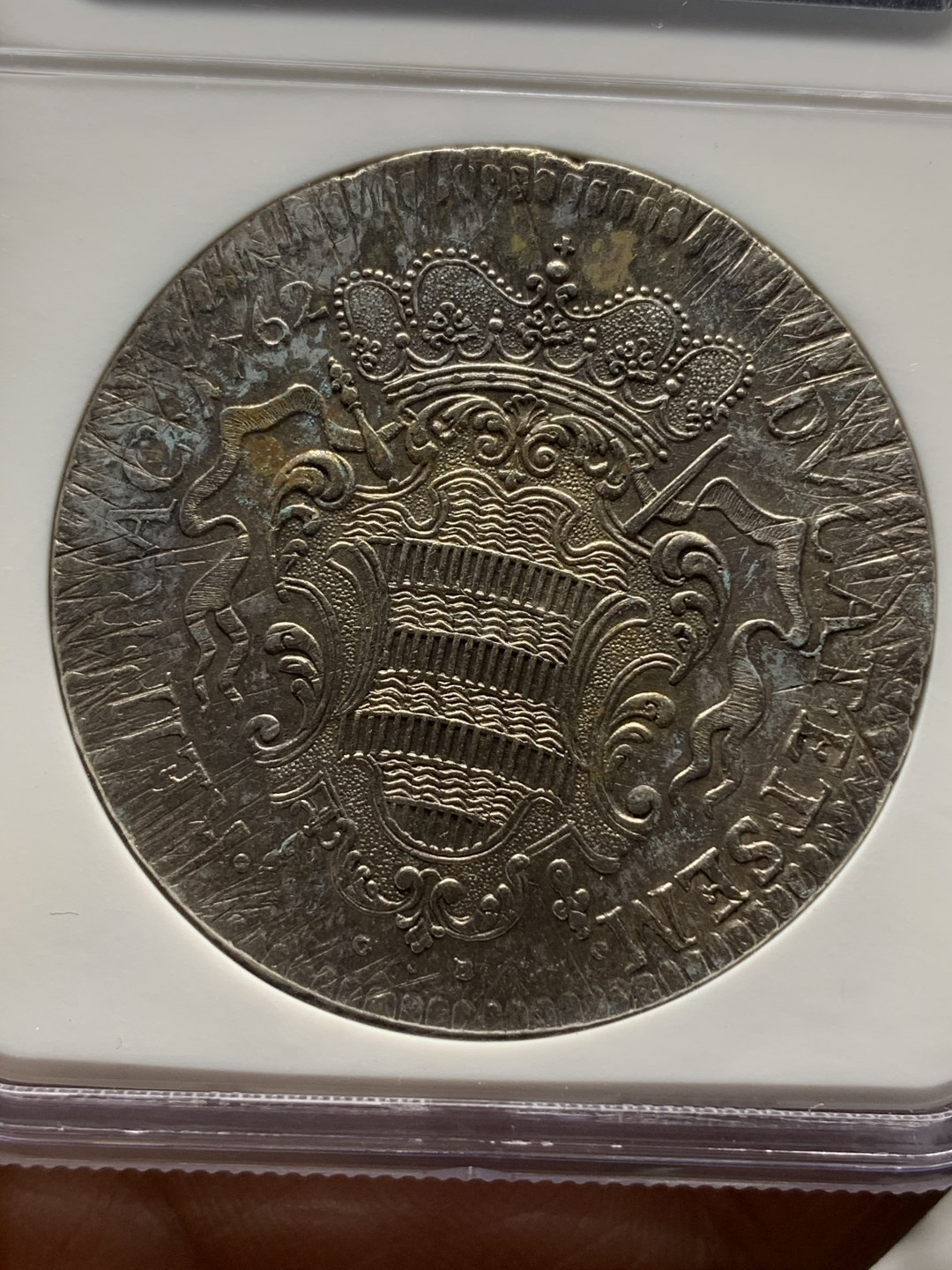 《竞宝斋》钱币微拍-第25场-本周日，周一2场连拍（全场顺丰包邮） NGC-AU58 拉古萨 1762年 1泰勒 银币 所见最佳打制状态 减重痕完美避开中央