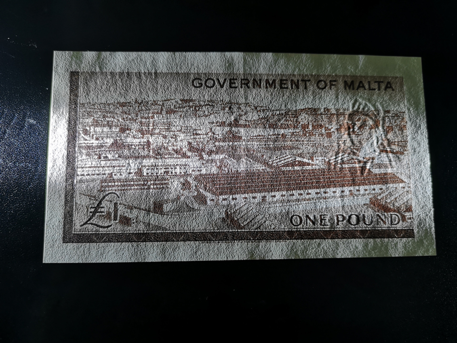 👍2022新年第一拍《外钞收藏家》第一百五十九期拍卖（本期59件） 1949年马耳他1镑 有暗折 AU品相 有星星点潮 不严格检查整体近乎全新