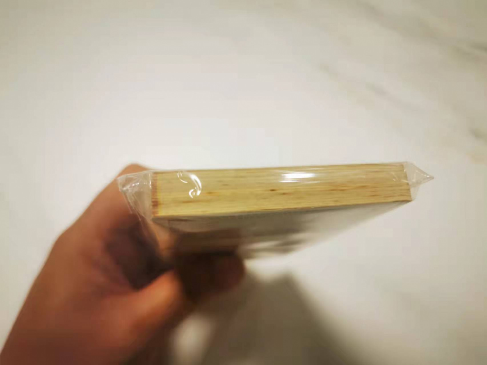 【鲸贝乐淘★叁拍包邮★新年快乐】千字文·第“释纷利俗，竝皆佳妙”号拍卖 【越南🇻🇳】1987年200盾，整刀全新全品有黄斑如图