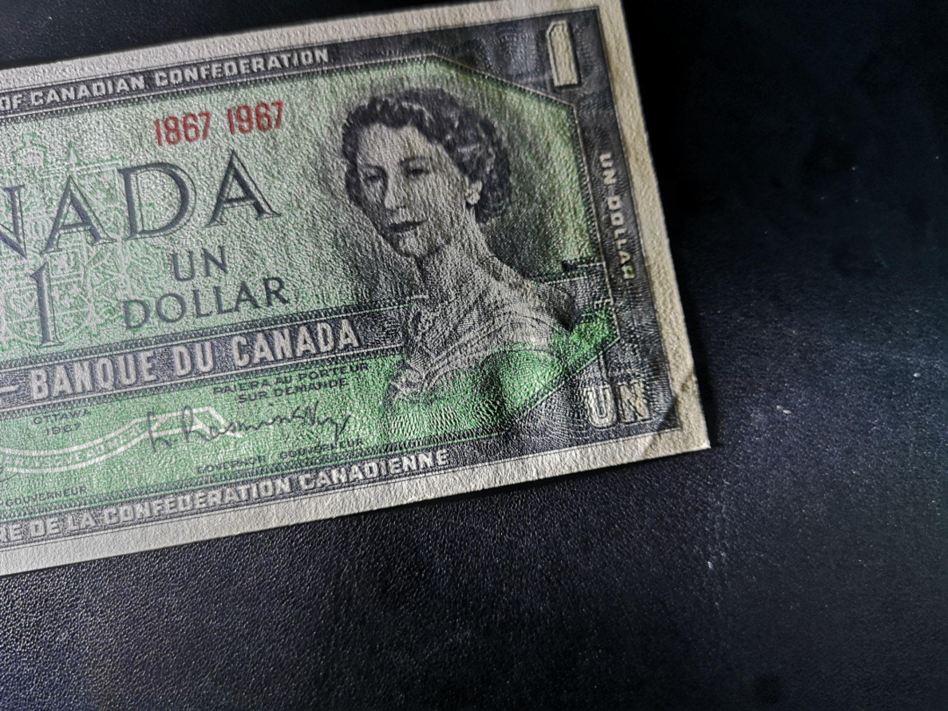 👍2022新年第一拍《外钞收藏家》第一百五十九期拍卖（本期59件） 加拿大风景版1元 纪念钞 AU一个角软折了 加智利50比索近全新 也是册子币边角有瑕疵 