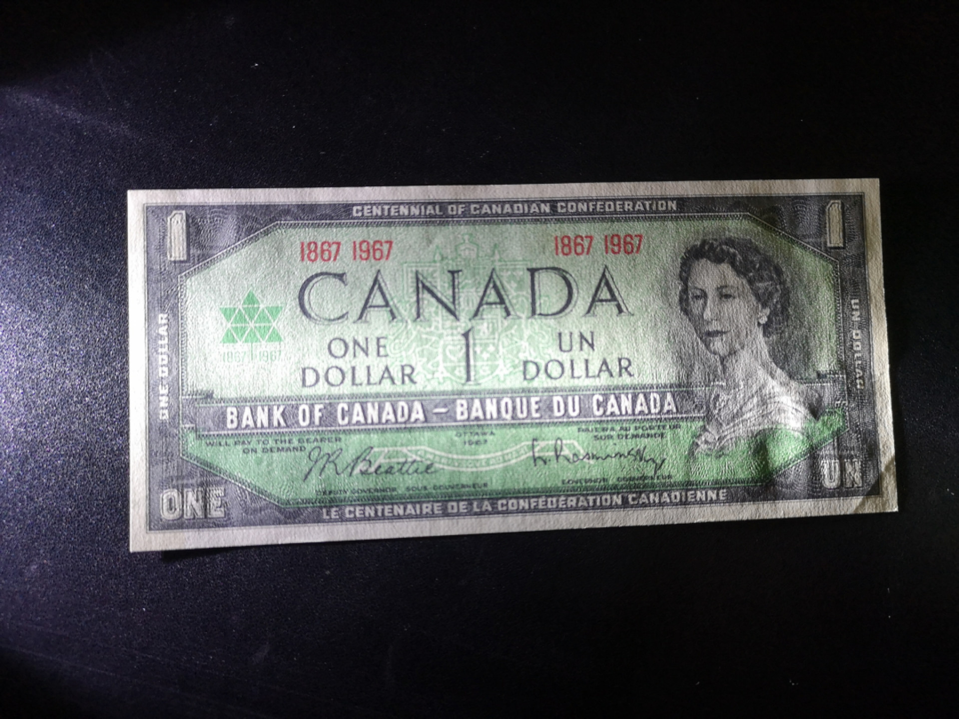 👍2022新年第一拍《外钞收藏家》第一百五十九期拍卖（本期59件） 加拿大风景版1元 纪念钞 AU一个角软折了 加智利50比索近全新 也是册子币边角有瑕疵 