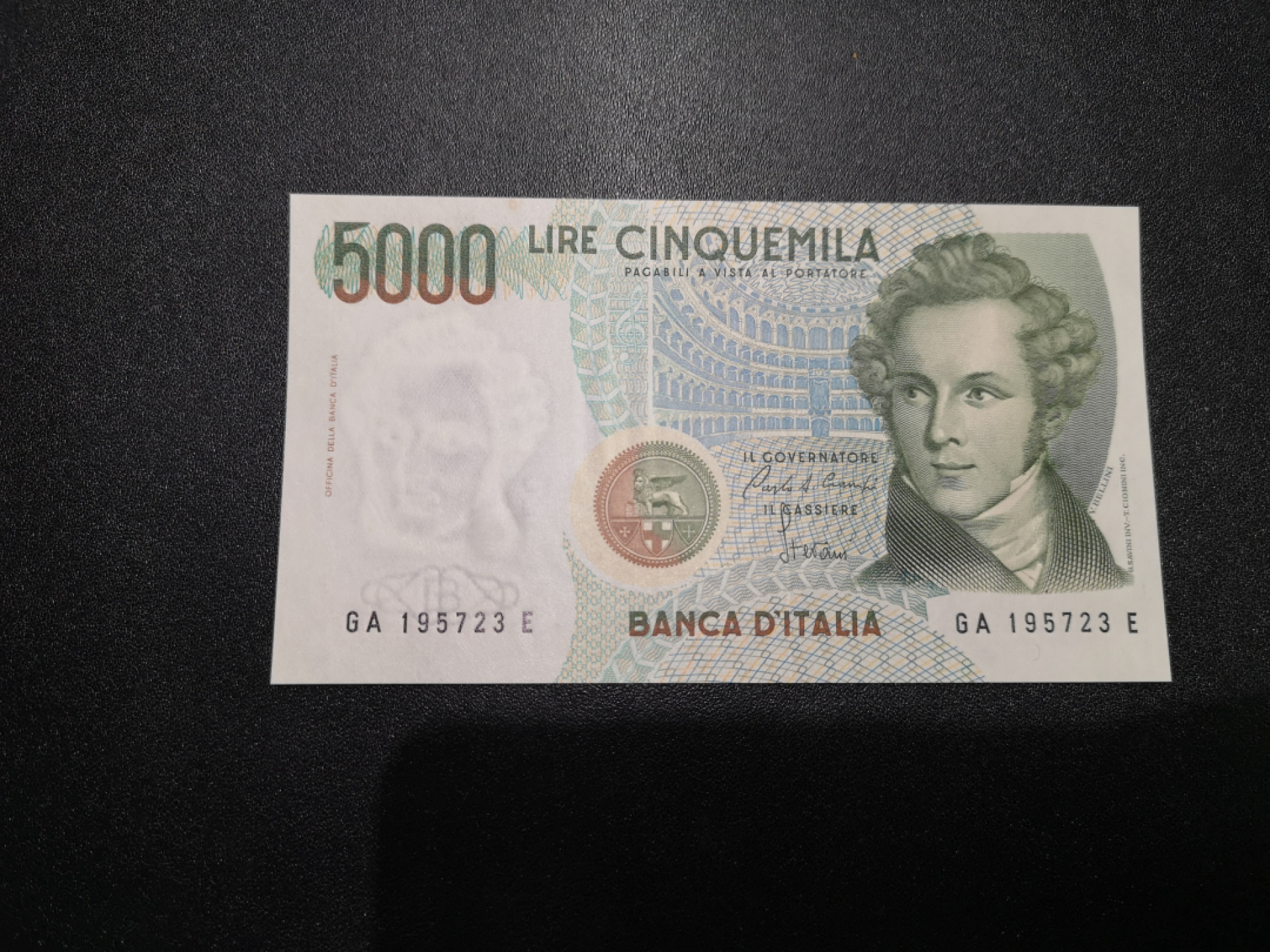 👍2022新年第一拍《外钞收藏家》第一百五十九期拍卖（本期59件） 1985年意大利5000 全新UNC 生日号