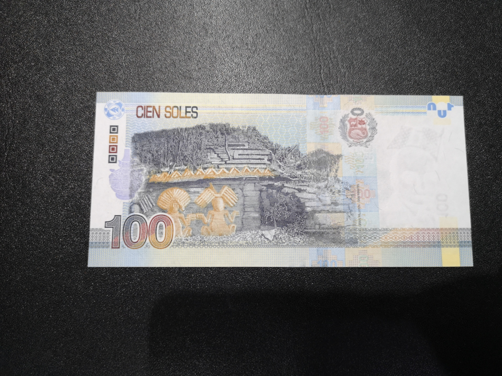 👍2022新年第一拍《外钞收藏家》第一百五十九期拍卖（本期59件） 2015年秘鲁100 全新UNC