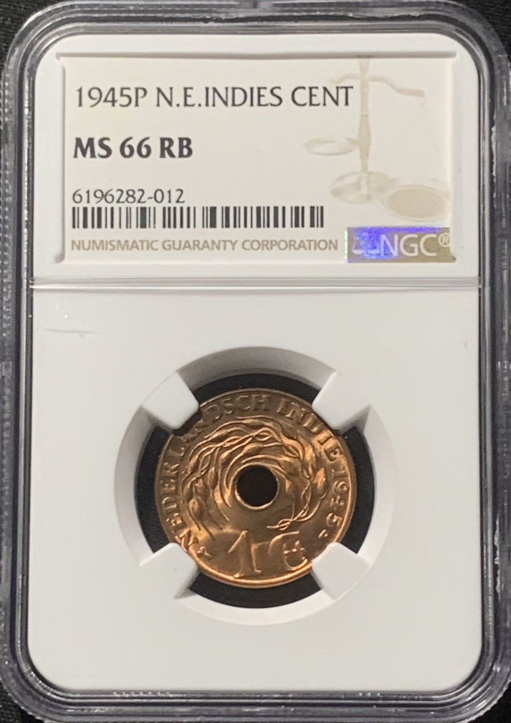 紫瑗钱币——第163期 荷属东印度 1945年 P版 1分 中孔 铜币 NGC MS66 RB