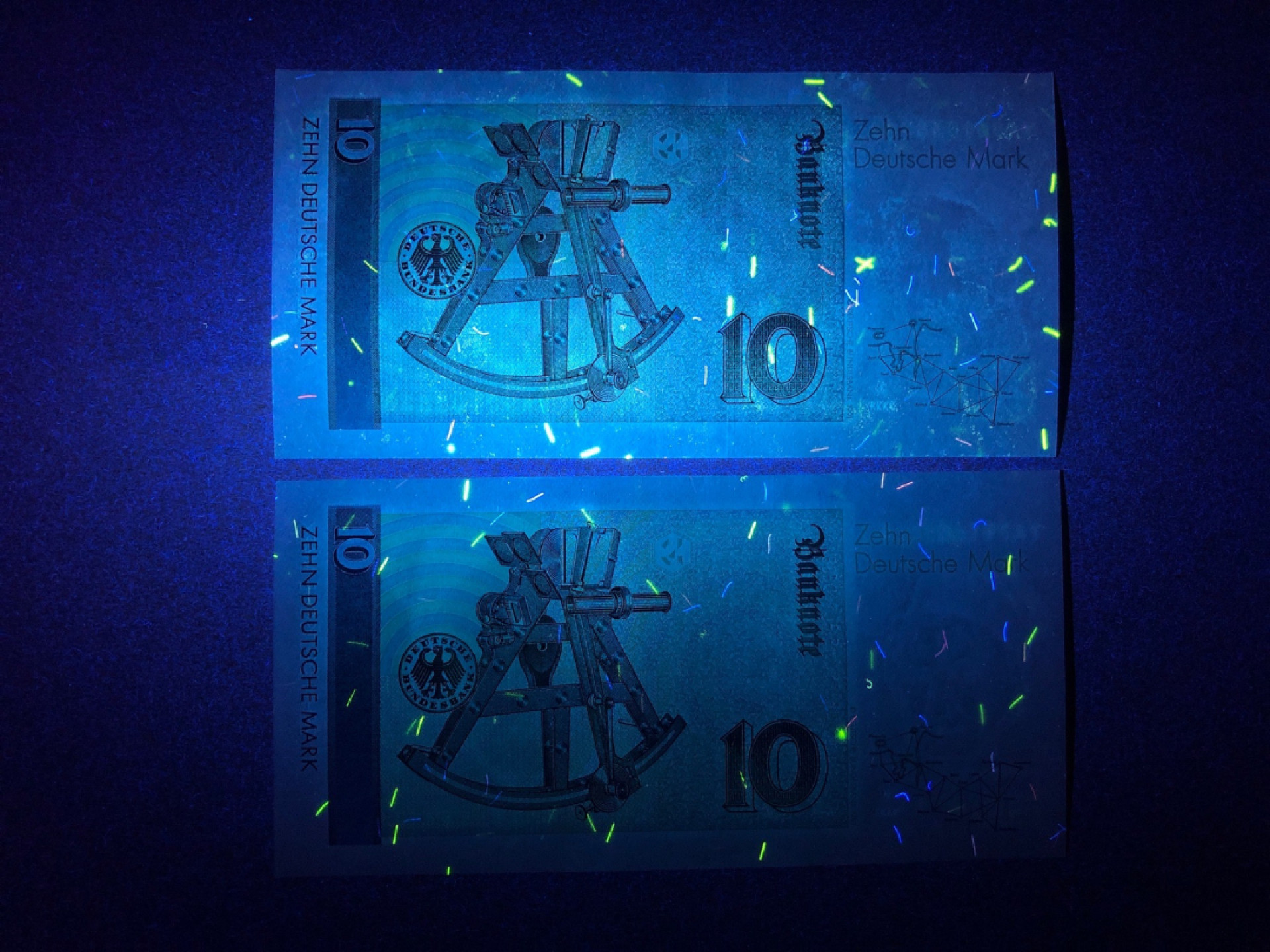 《张总收藏》46期——新评靓钞(拍品持续增加中) 德国10马克2张 UNC 末版 YA补号 1993年 有1张有点荧光