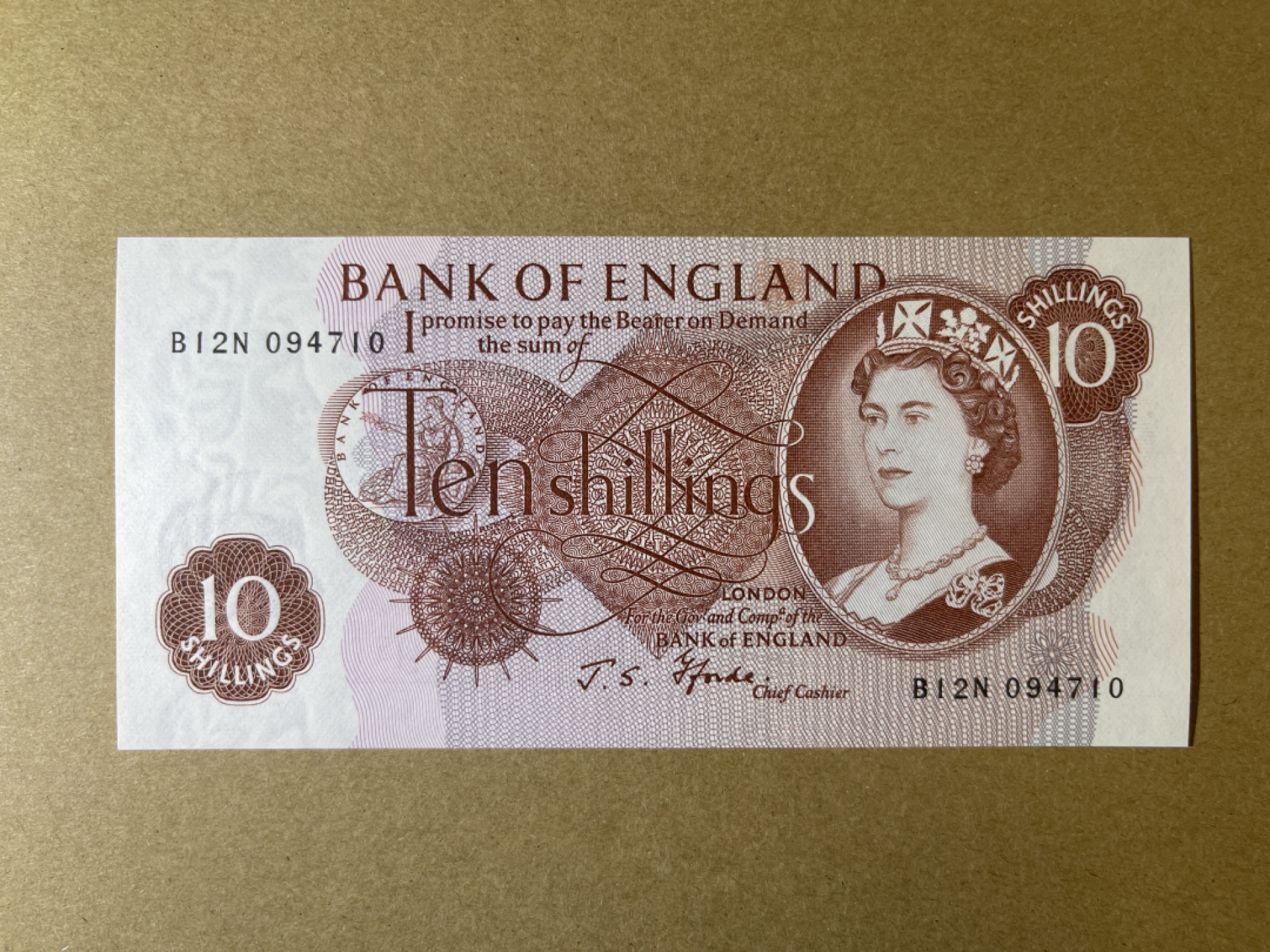 《张总收藏》46期——新评靓钞(拍品持续增加中) 英国10先令 UNC C序列