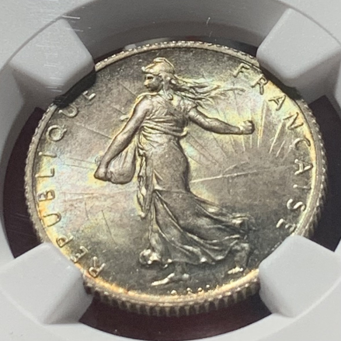 紫瑗钱币——第164期拍卖 法国 1920年 播种女神 1法郎 银币 NGC MS64 黄金包浆