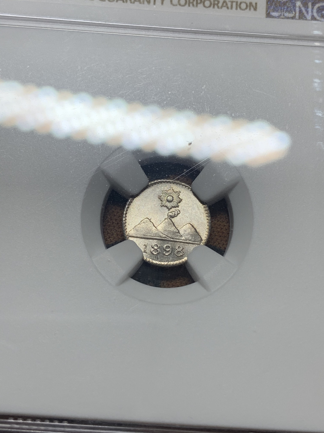 《竞宝斋》钱币微拍-第26场 元旦特刊（全场顺丰包邮） NGC-MS65 1898年危地马拉小火山1/4瑞尔银币 高分难得