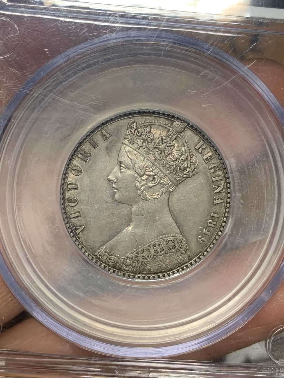 《竞宝斋》钱币微拍-第26场 元旦特刊（全场顺丰包邮） 1849年英国哥特体 无神弗洛林，英系著名品种。CGS评级75分，对照p8换成PCGS或者NGC的话是62分左右，细节到位