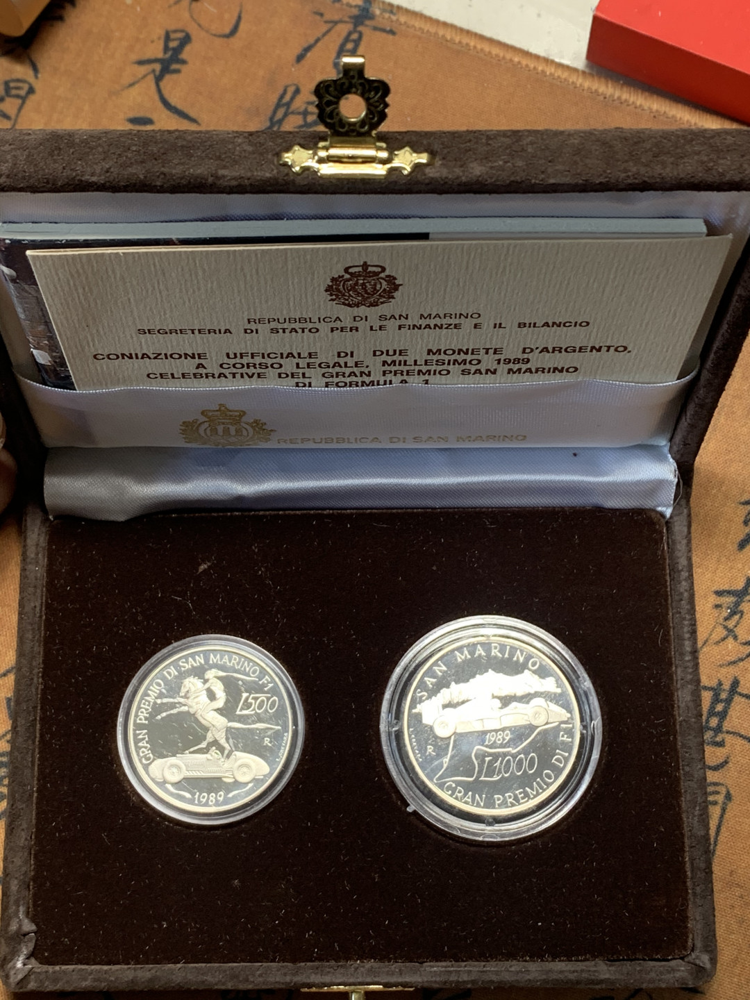 《竞宝斋》钱币微拍-第26场 元旦特刊（全场顺丰包邮） 原盒证书 圣马力诺 1989年 F1方程式赛车大奖赛纪念 500/1000里拉 精制PROOF银币一对 稀少