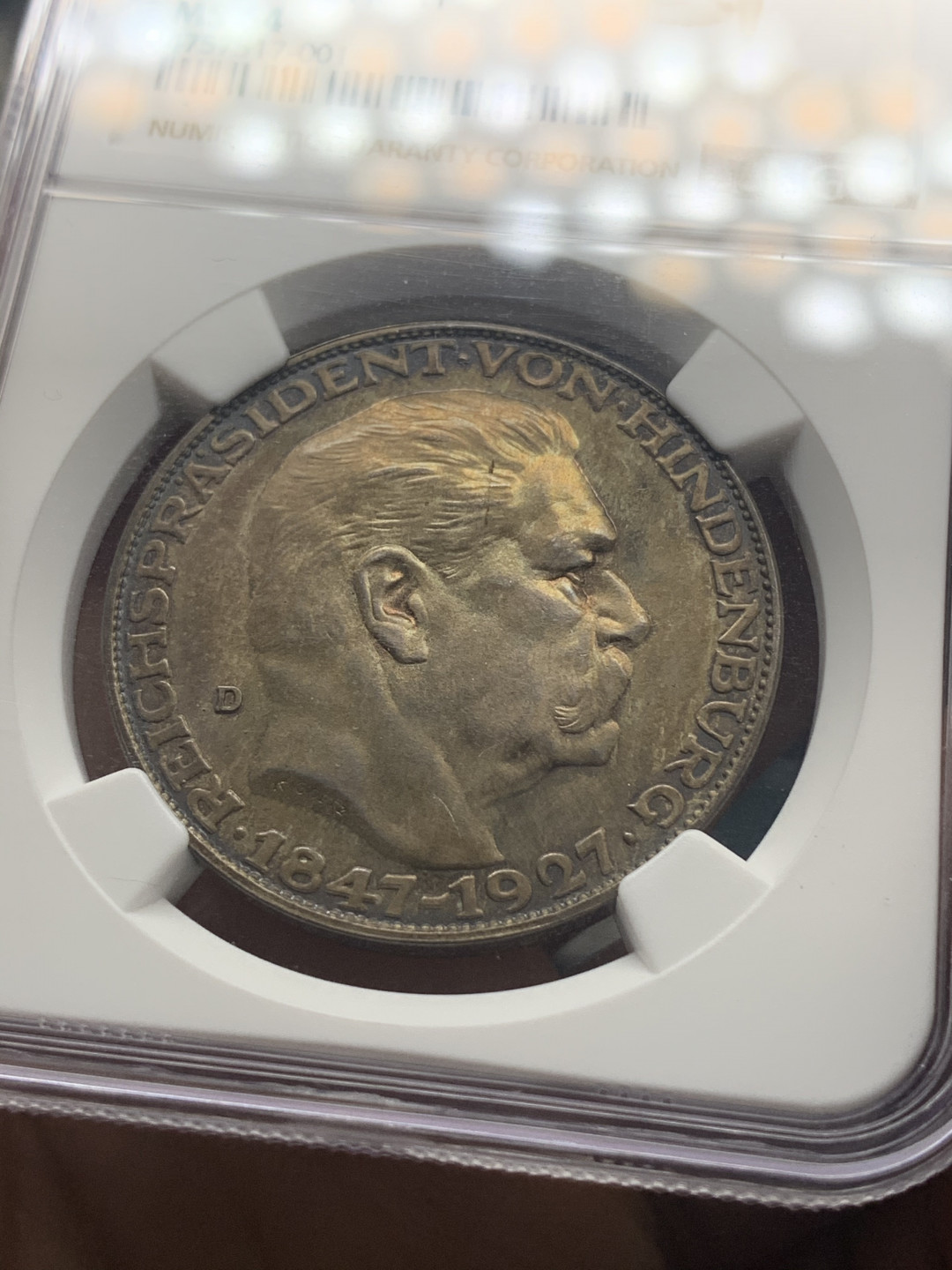 《竞宝斋》钱币微拍-第26场 元旦特刊（全场顺丰包邮） NGC MS64 1927年德国卡尔歌茨兴登堡80大寿银章 双面炫金彩浓郁包浆 实物状态极佳 背面元素丰富设计的非常好看