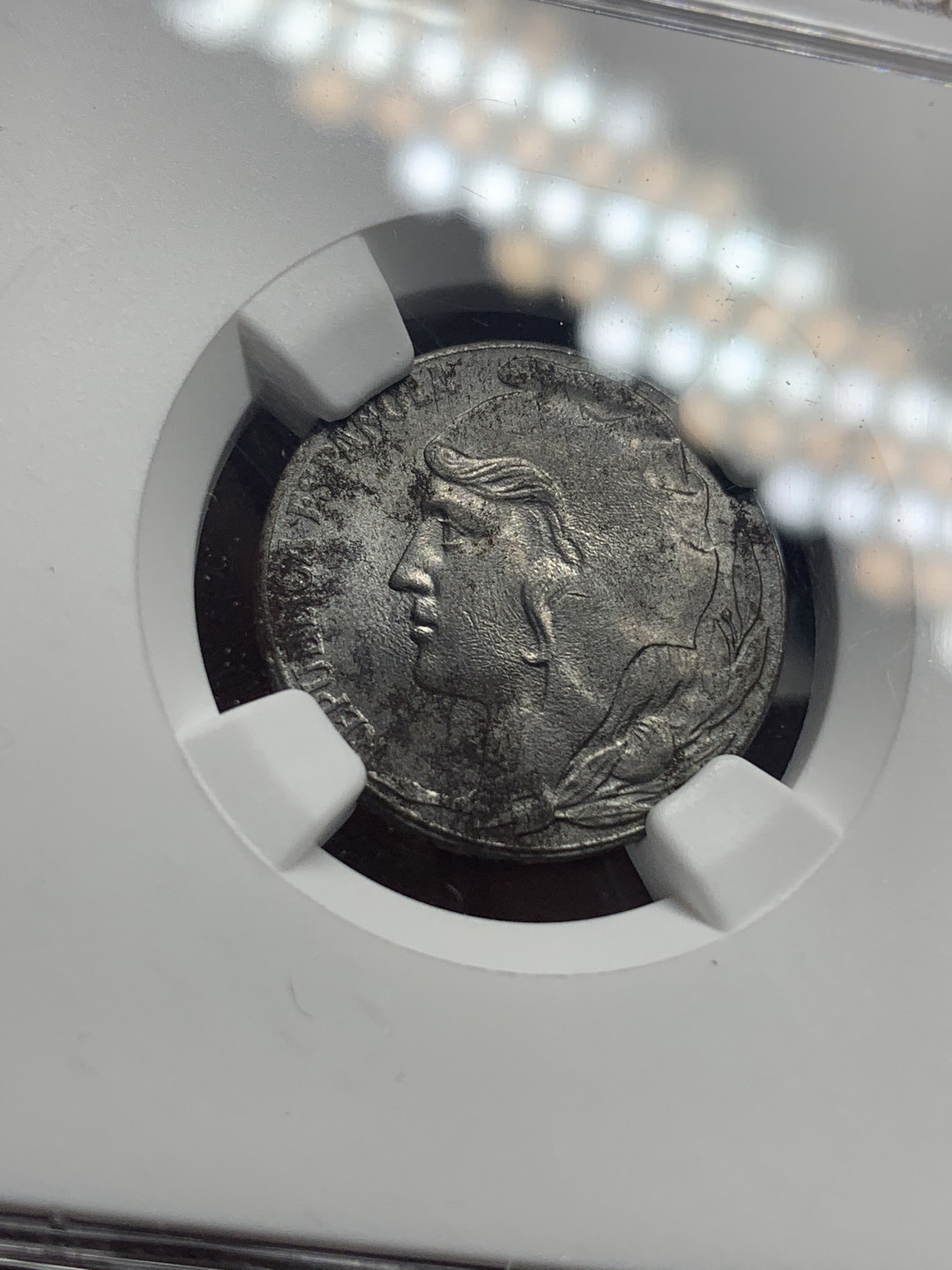 《竞宝斋》钱币微拍-第26场 元旦特刊（全场顺丰包邮） NGC-UNC 西班牙 1937年 内战5分 铁币 有点铁锈不给分可惜了