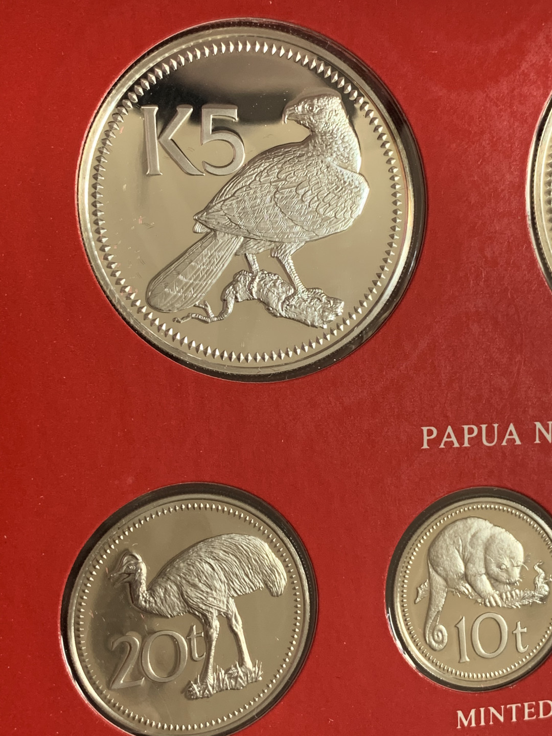 《竞宝斋》钱币微拍-第26场 元旦特刊（全场顺丰包邮） 原盒证书 巴布亚新几内亚1976年 8枚套精制币 5和10元面值是银币 富兰克林造币厂