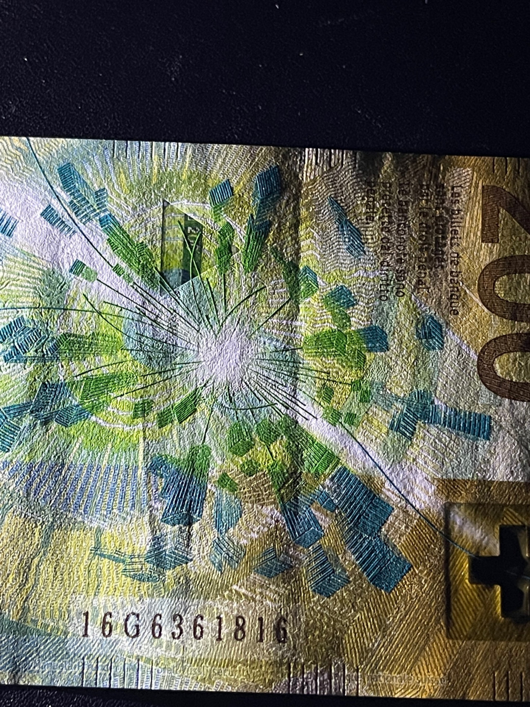 🌟2022新年第二拍《外钞收藏家》第一百六十期拍卖（本期81件） 2016年瑞士手版200法郎 无47 全新 有一道非贯穿压痕如图