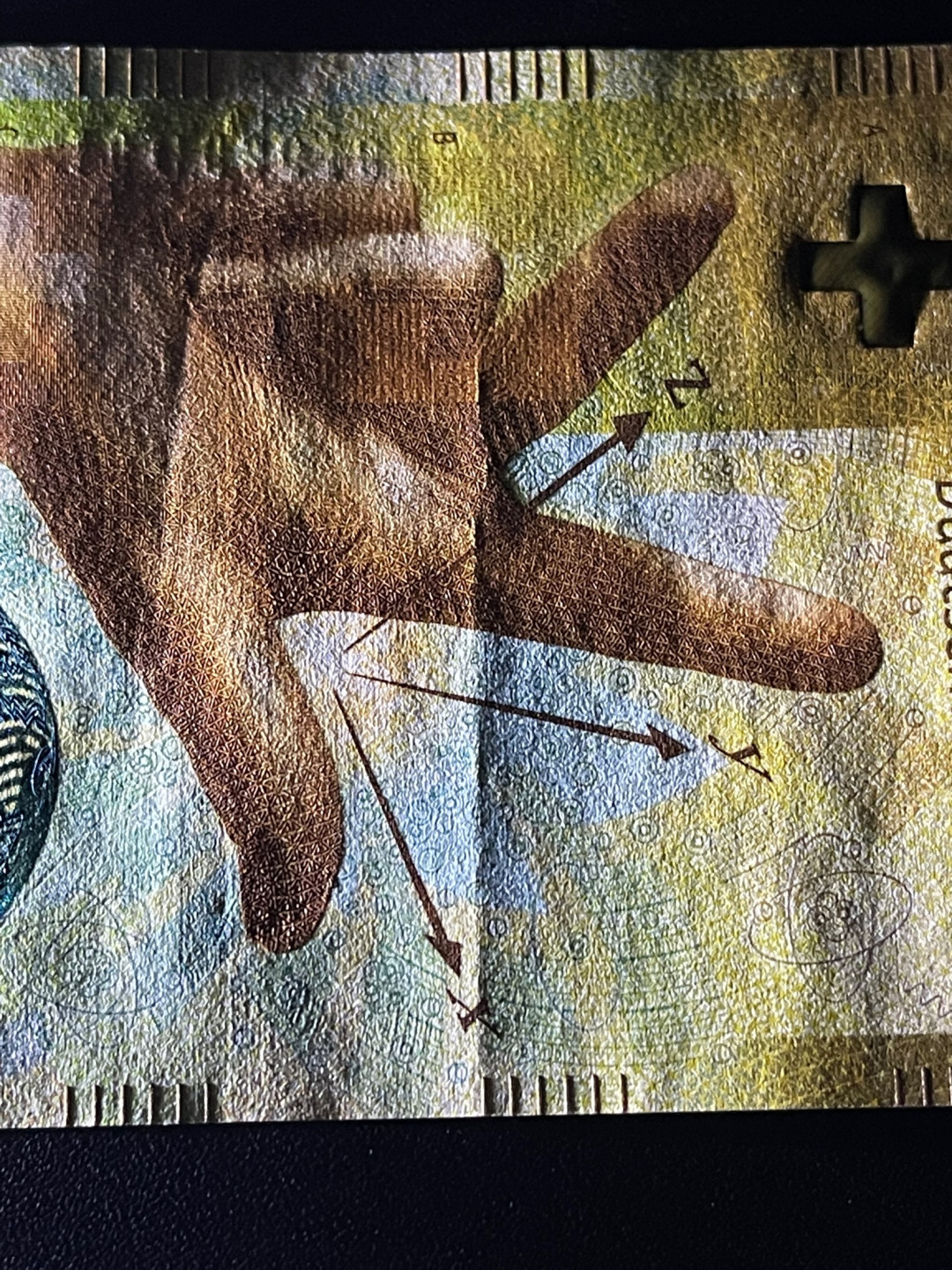 🌟2022新年第二拍《外钞收藏家》第一百六十期拍卖（本期81件） 2016年瑞士手版200法郎 无47 全新 有一道非贯穿压痕如图