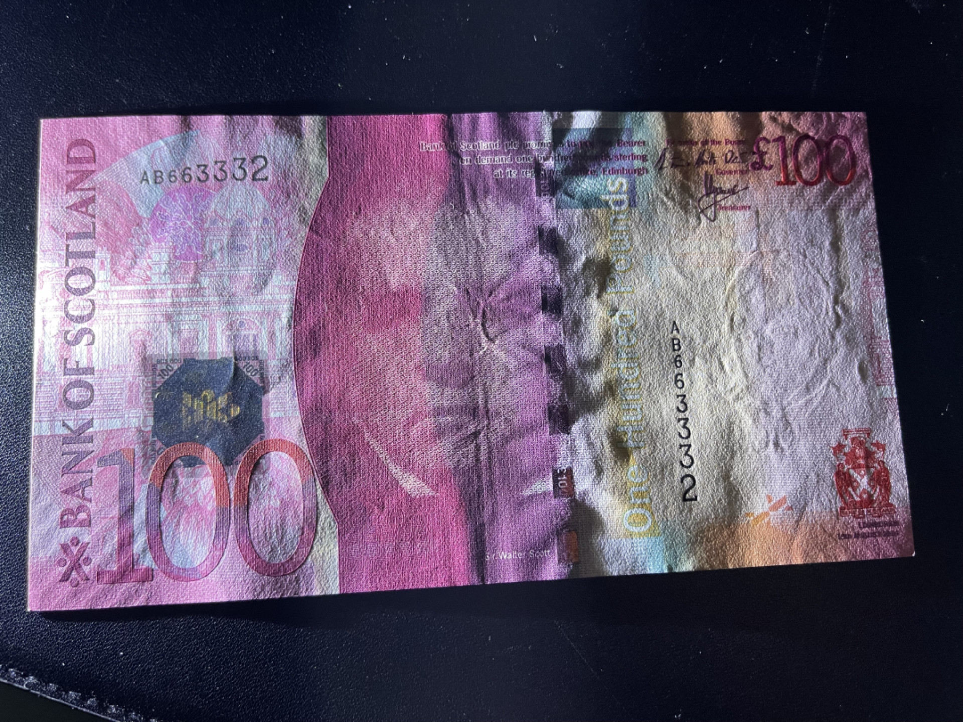 🌟2022新年第二拍《外钞收藏家》第一百六十期拍卖（本期81件） 2014年苏格兰100镑 无47靓号 全新 安全线旁边有疑似安全线压出的印